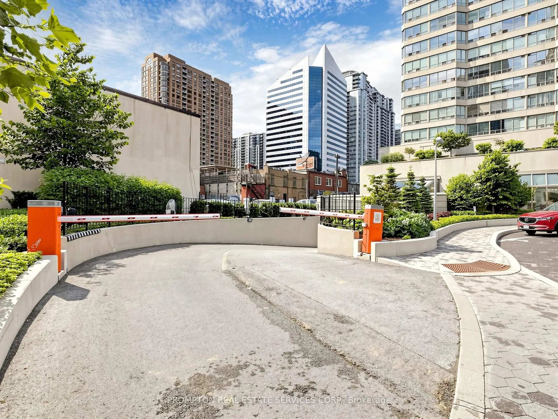 30 Greenfield Avenue #1211