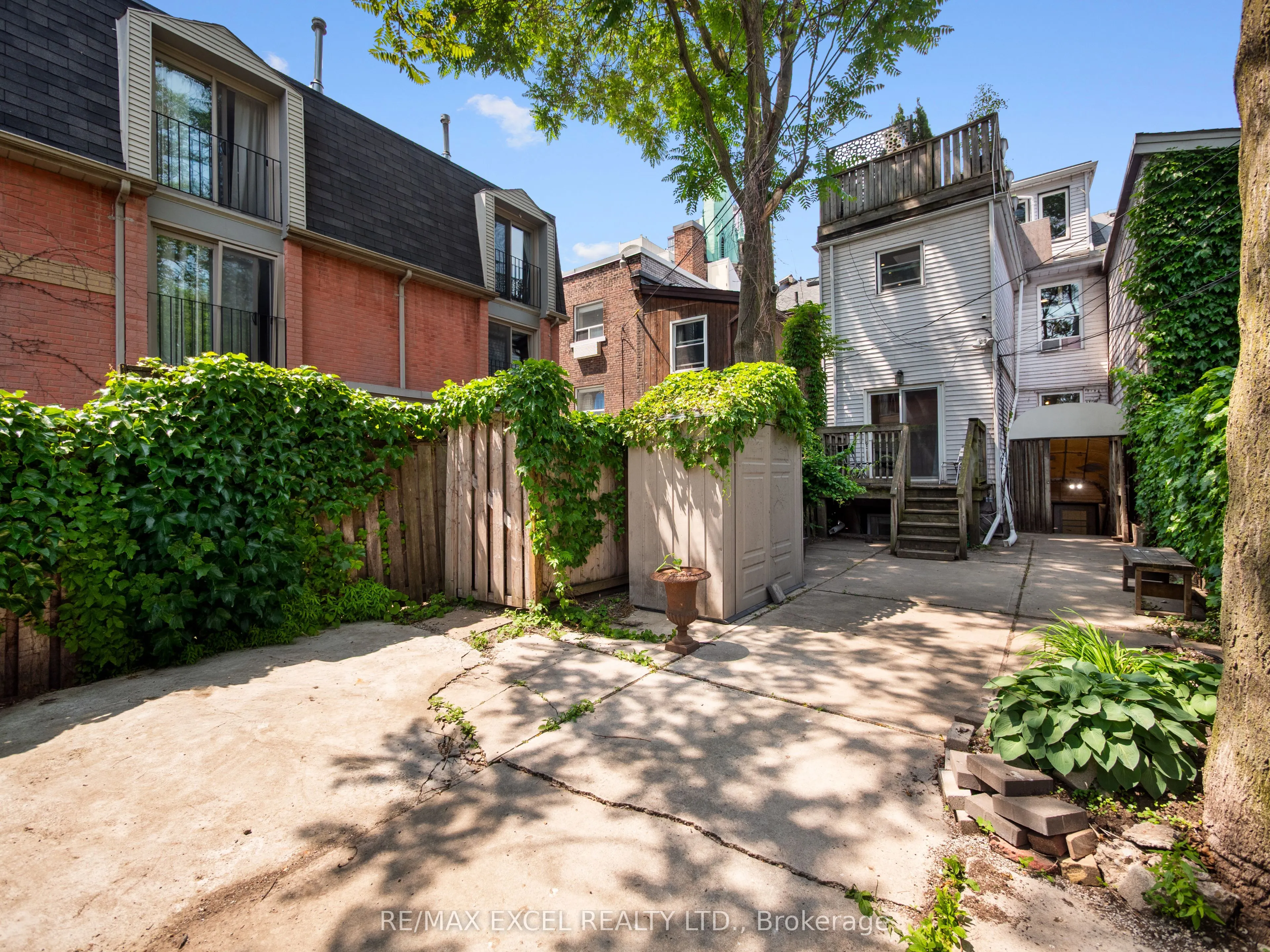 137 Gerrard Street E #Bsmt