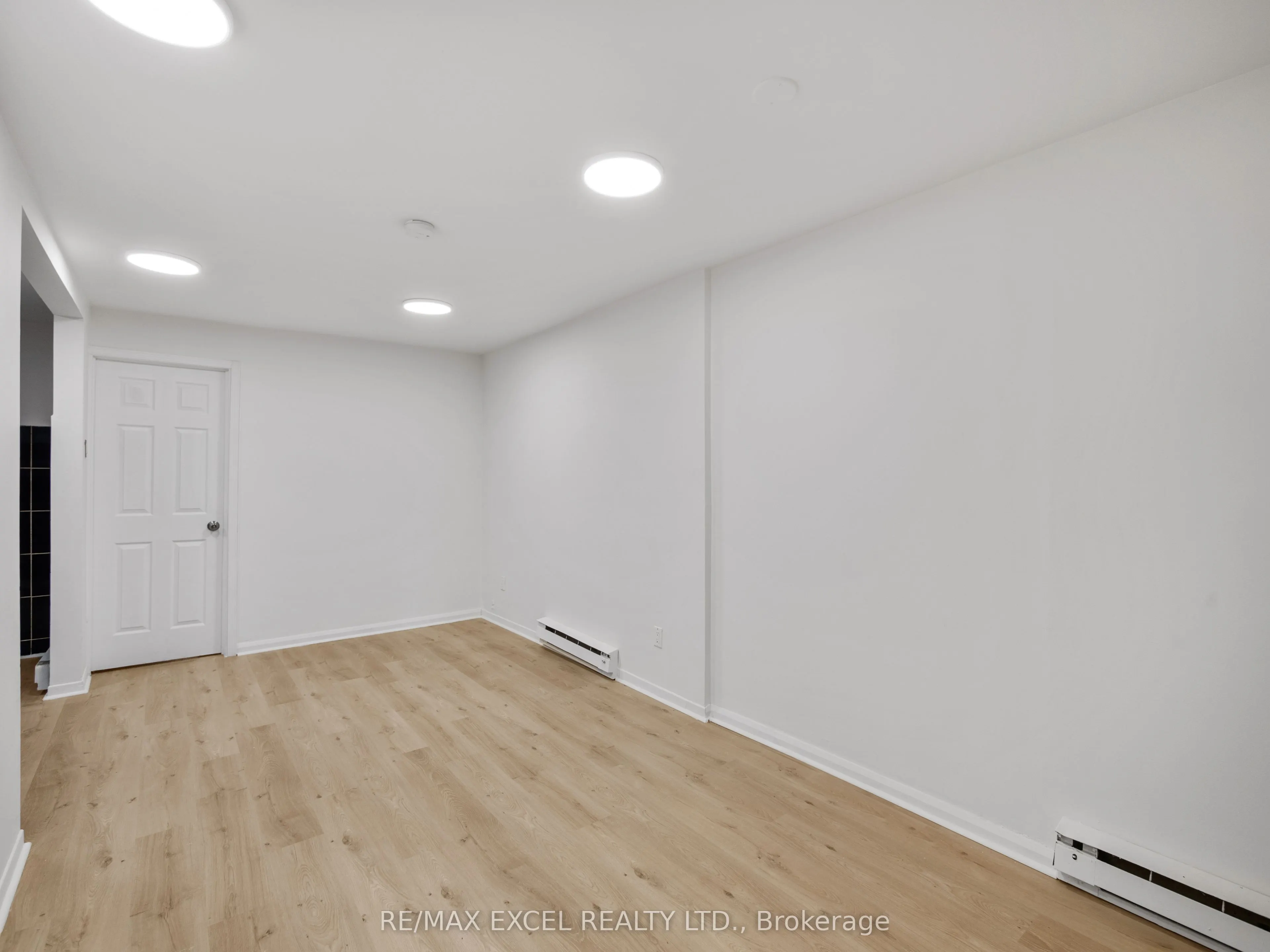 137 Gerrard Street E #Bsmt