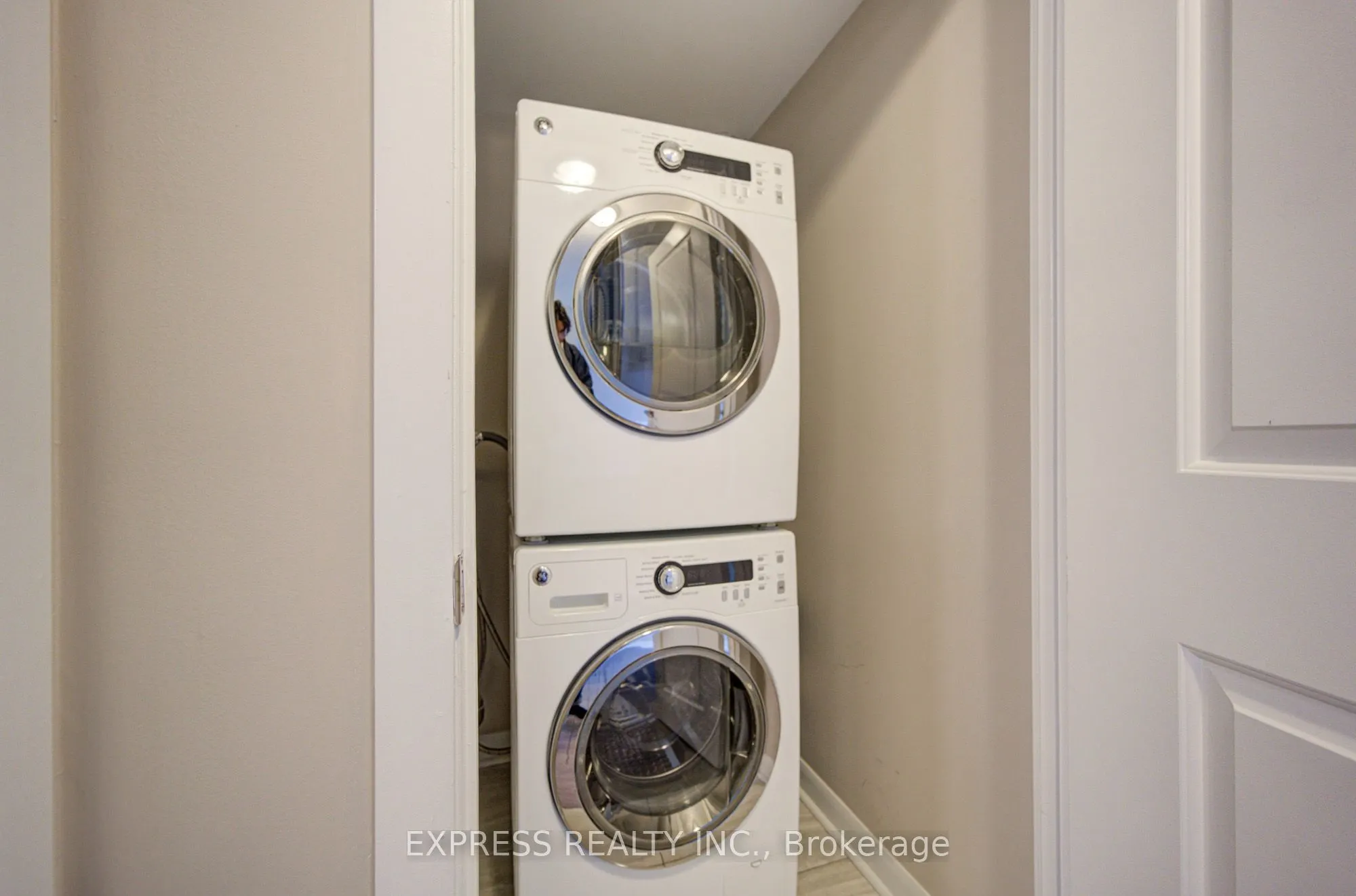 4978 Yonge Street #1005