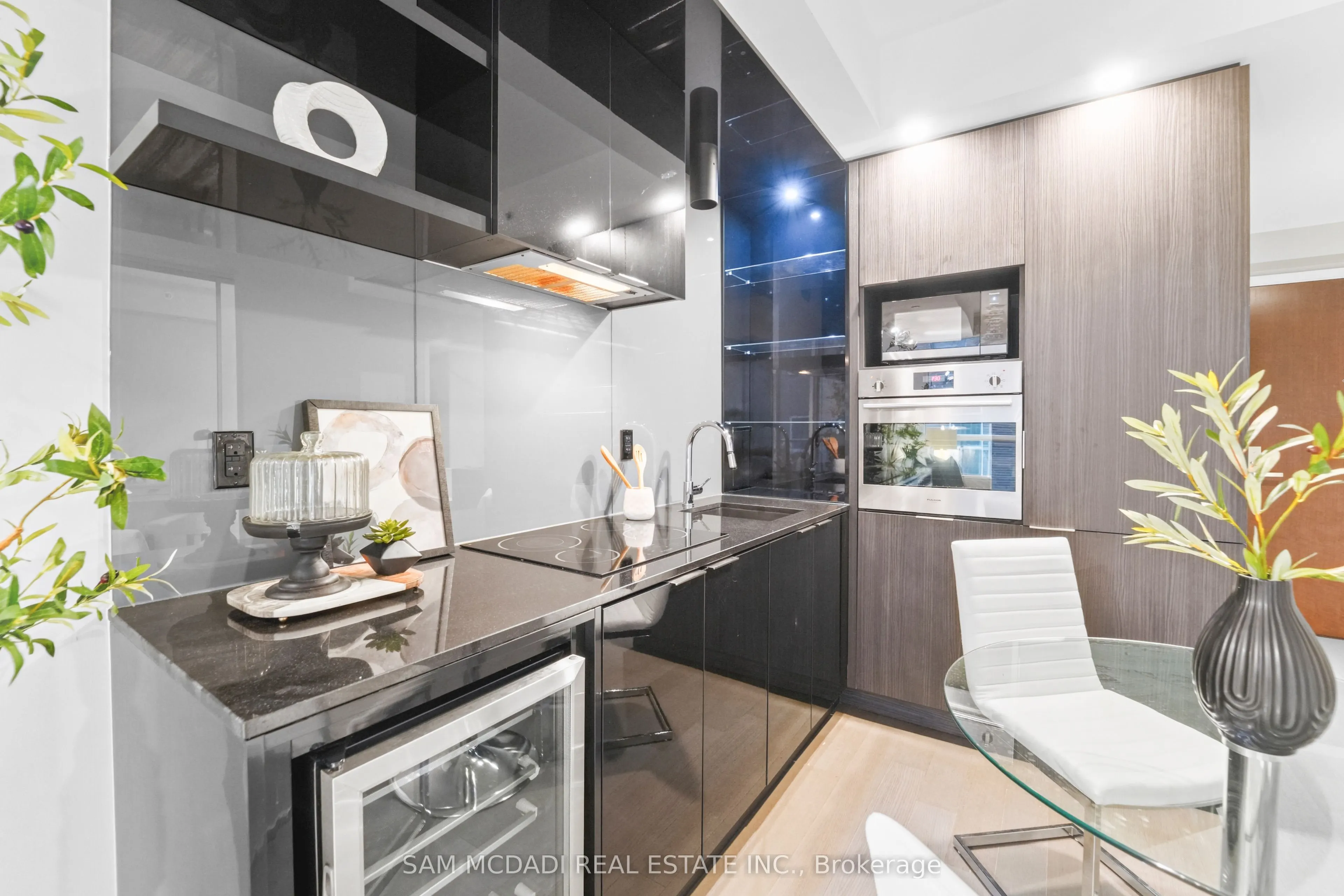 70 Temperance Street #608