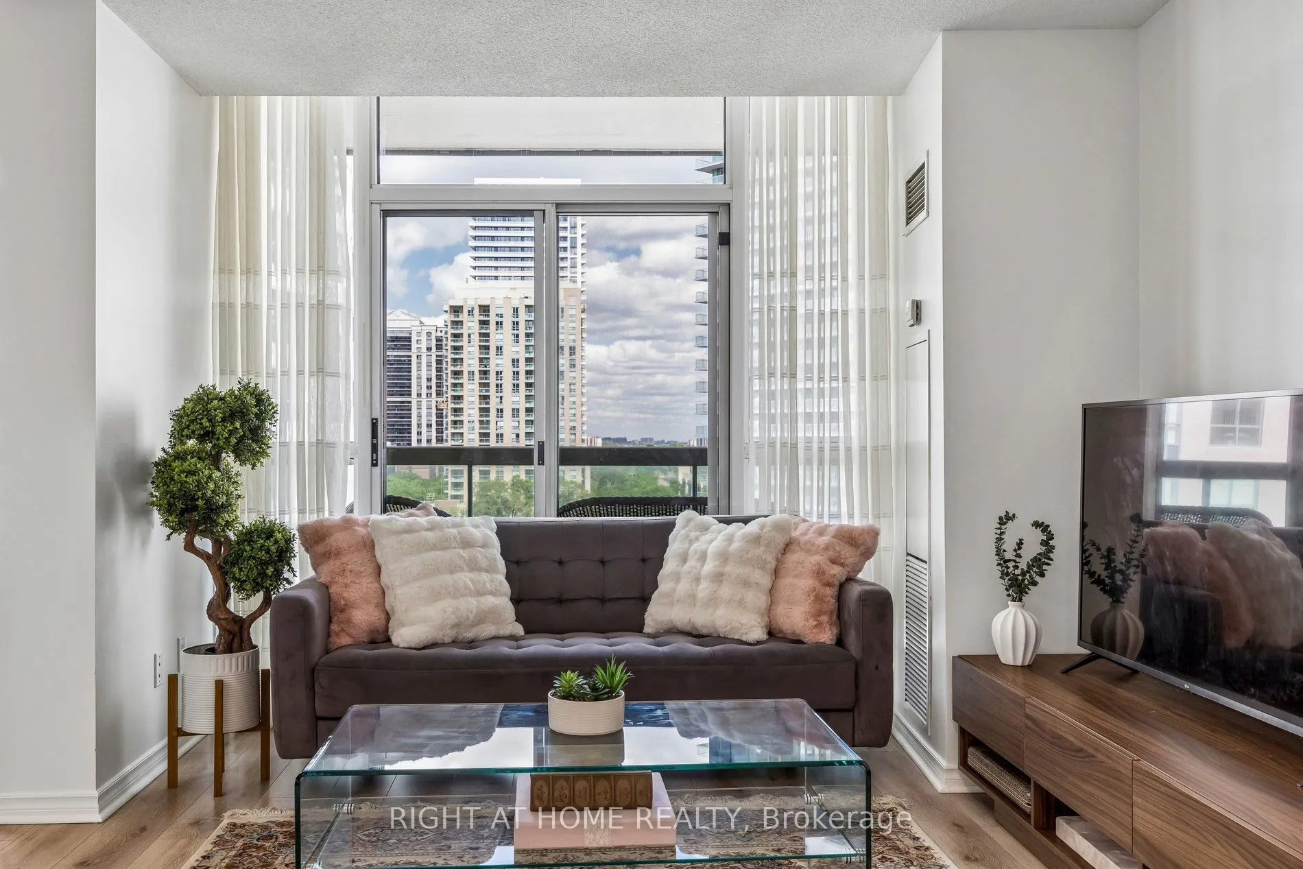 503 Beecroft Road #1116