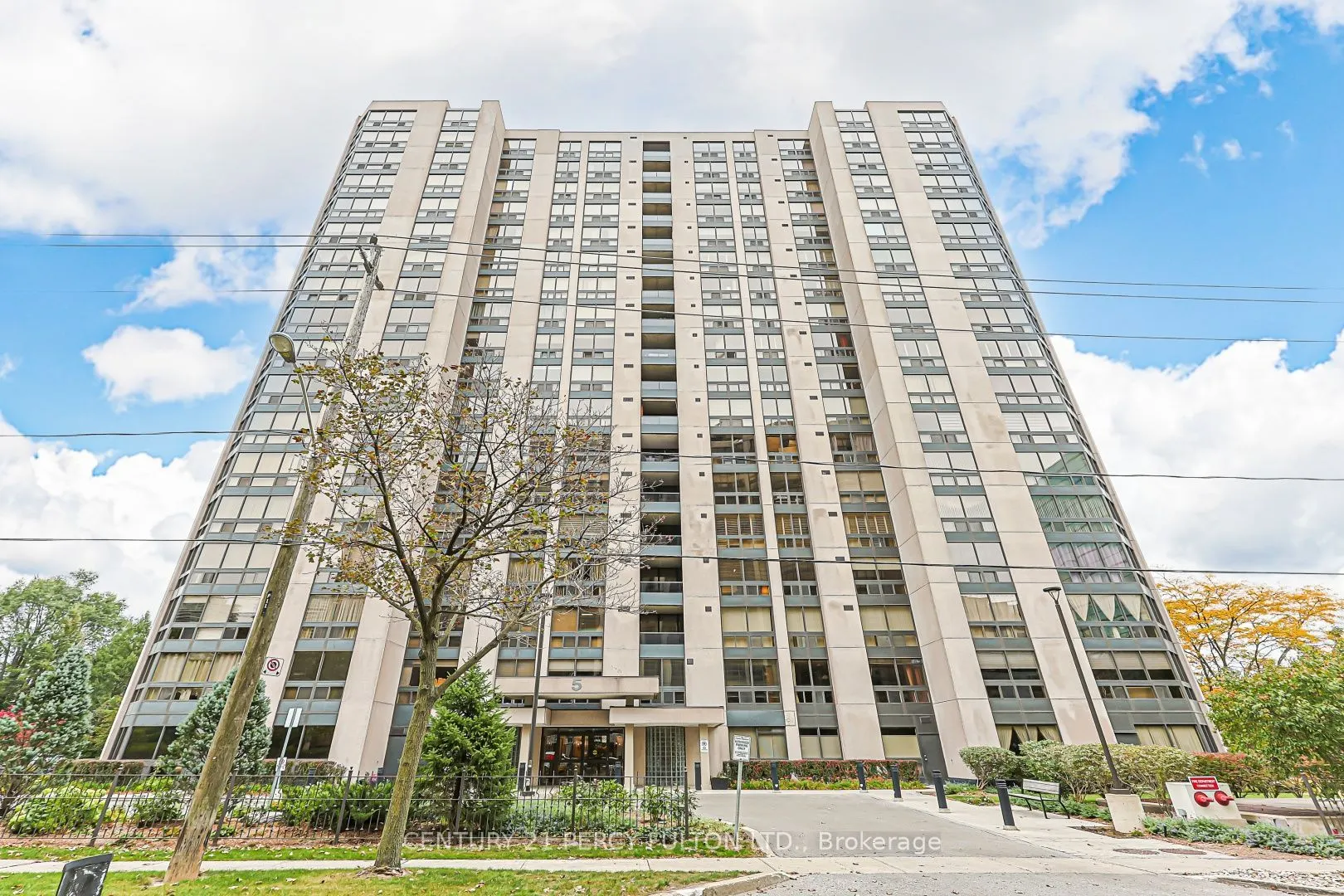 5 Kenneth Avenue #907