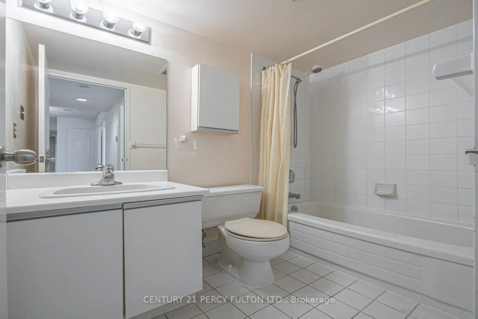 5 Kenneth Avenue #907
