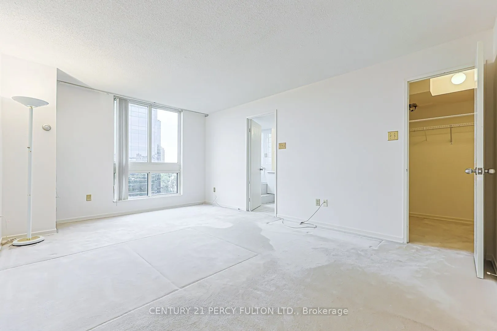 5 Kenneth Avenue #907