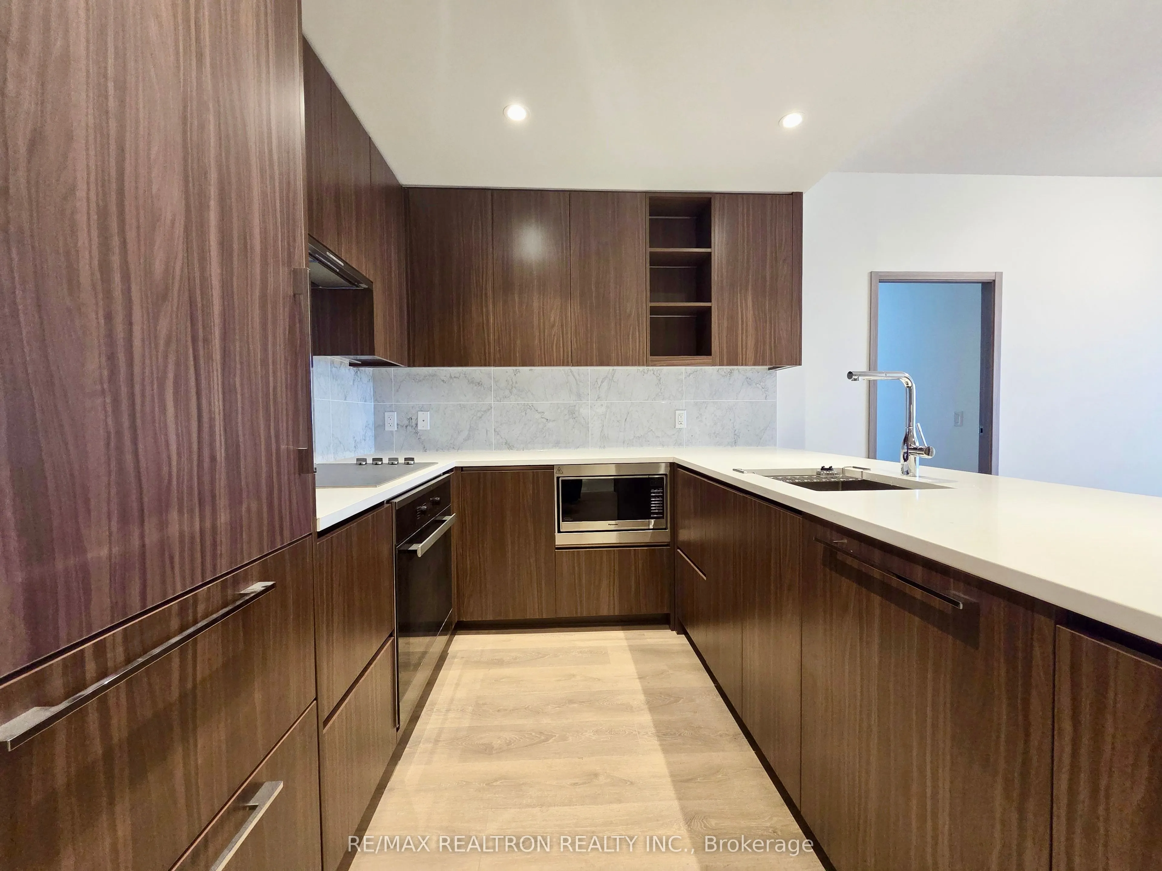 85 McMahon Drive #3102