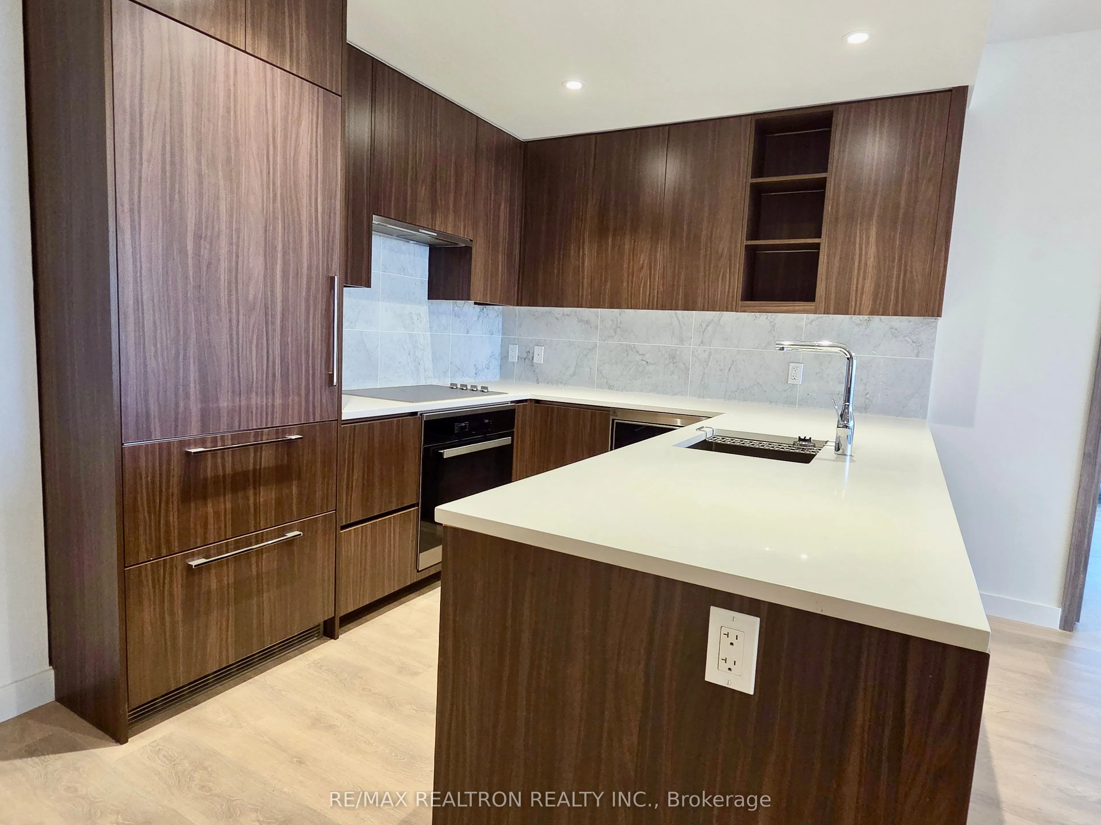 85 McMahon Drive #3102