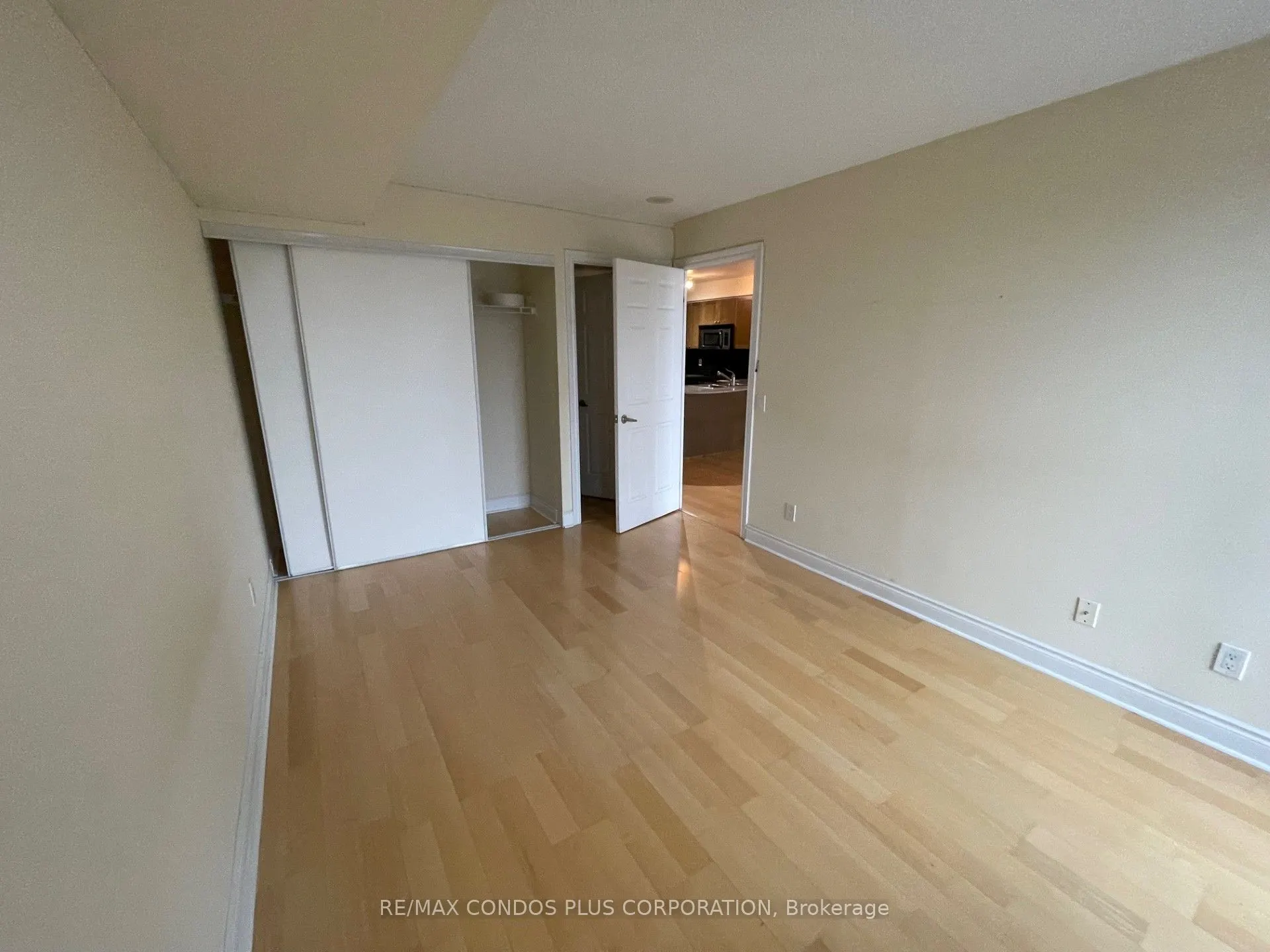 763 Bay Street #3904