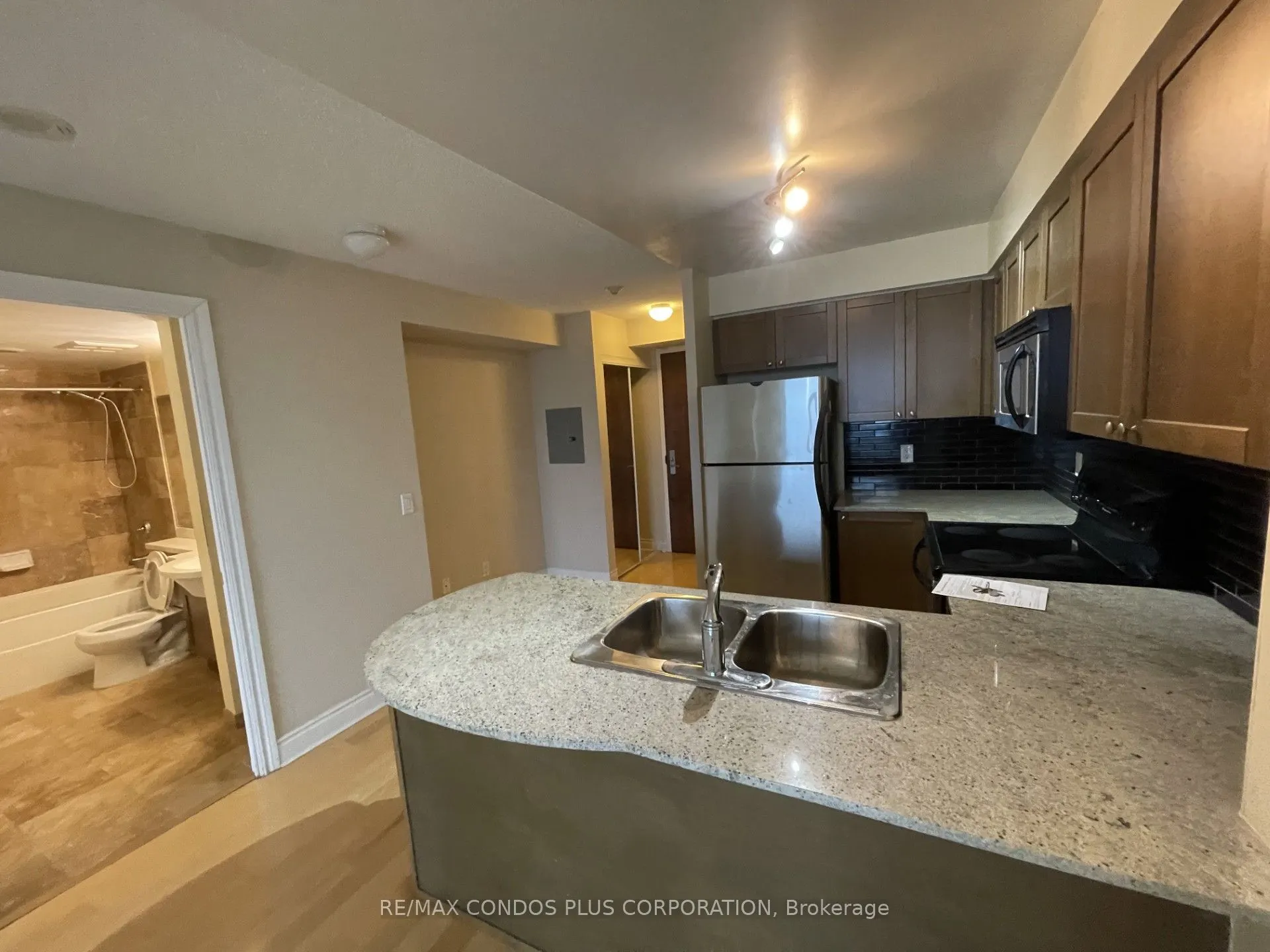 763 Bay Street #3904
