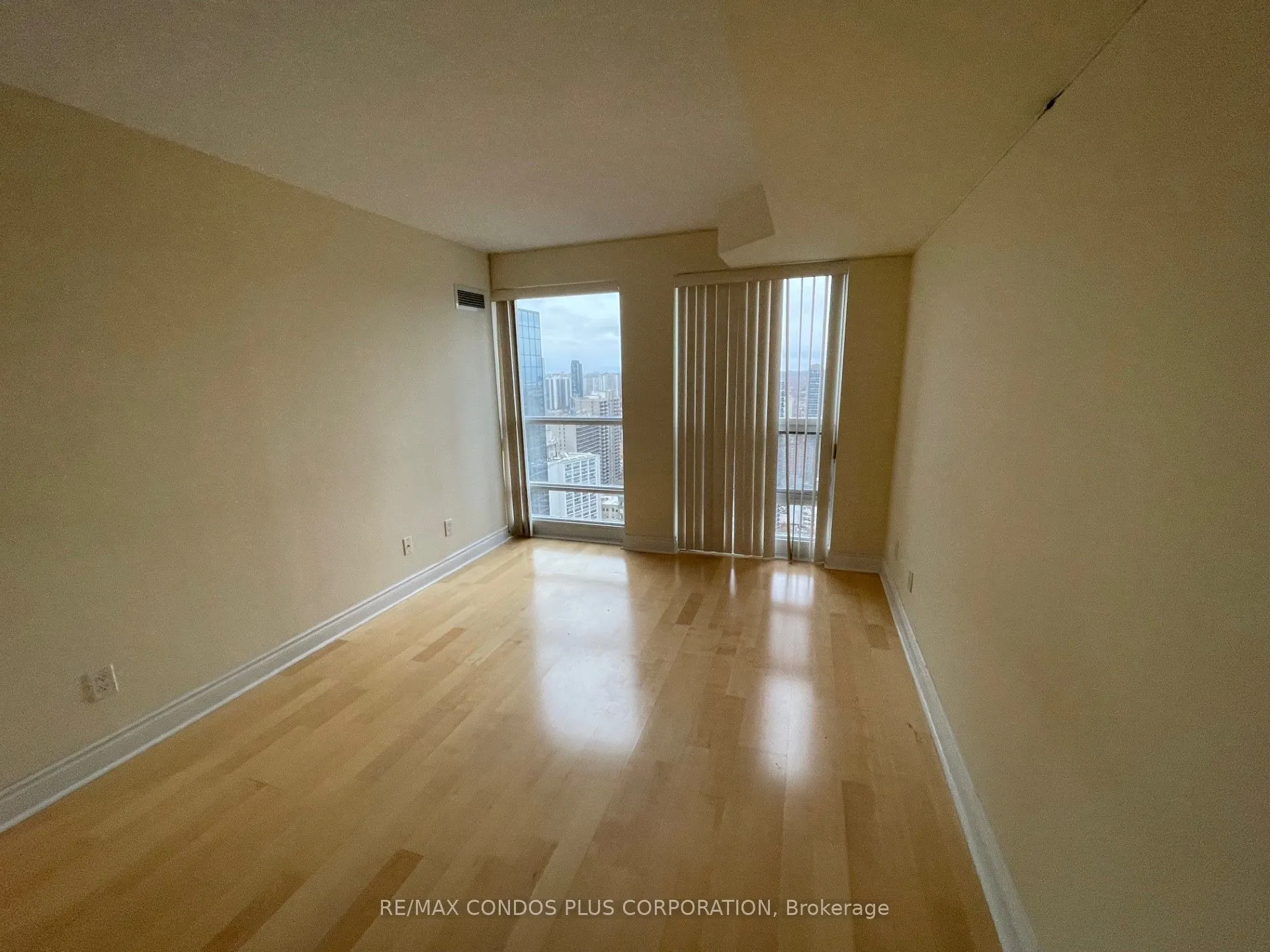 763 Bay Street #3904