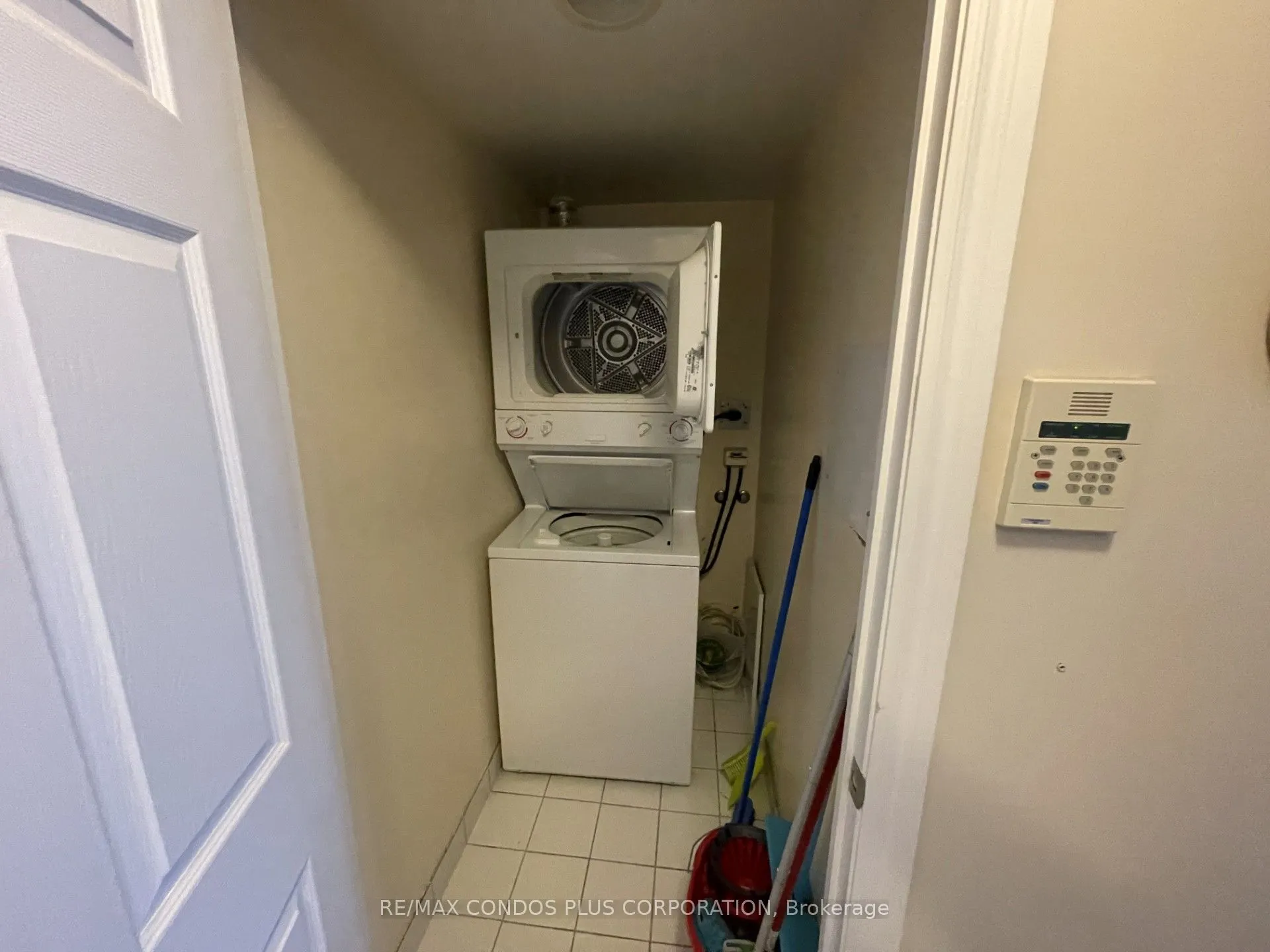 763 Bay Street #3904