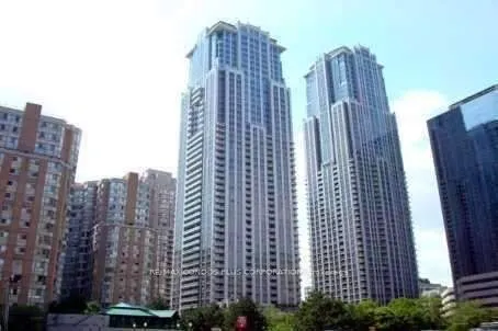 763 Bay Street #3904