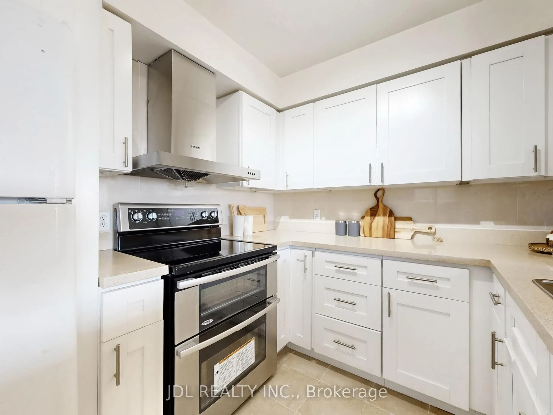 260 Doris Avenue #906