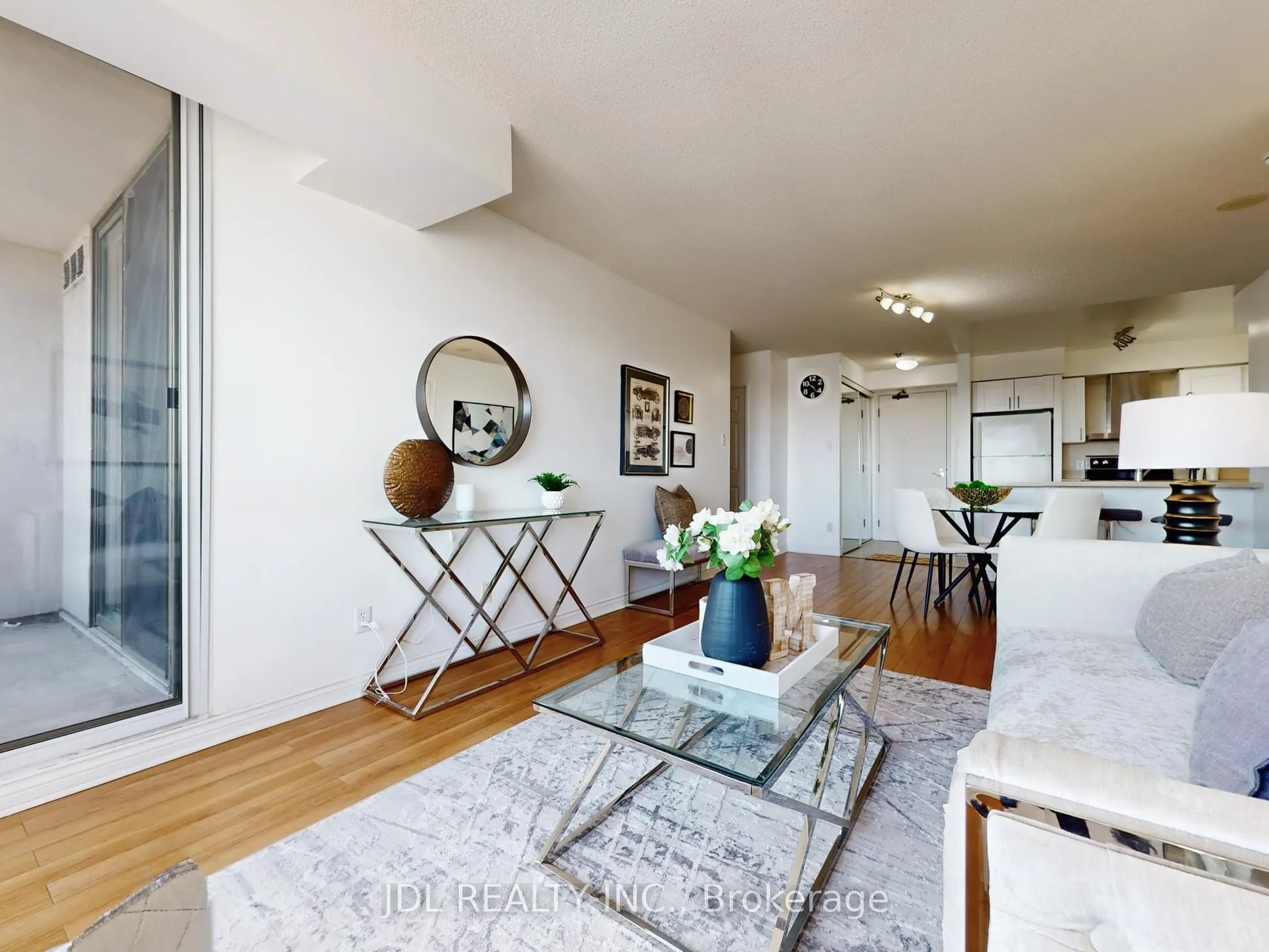 260 Doris Avenue #906