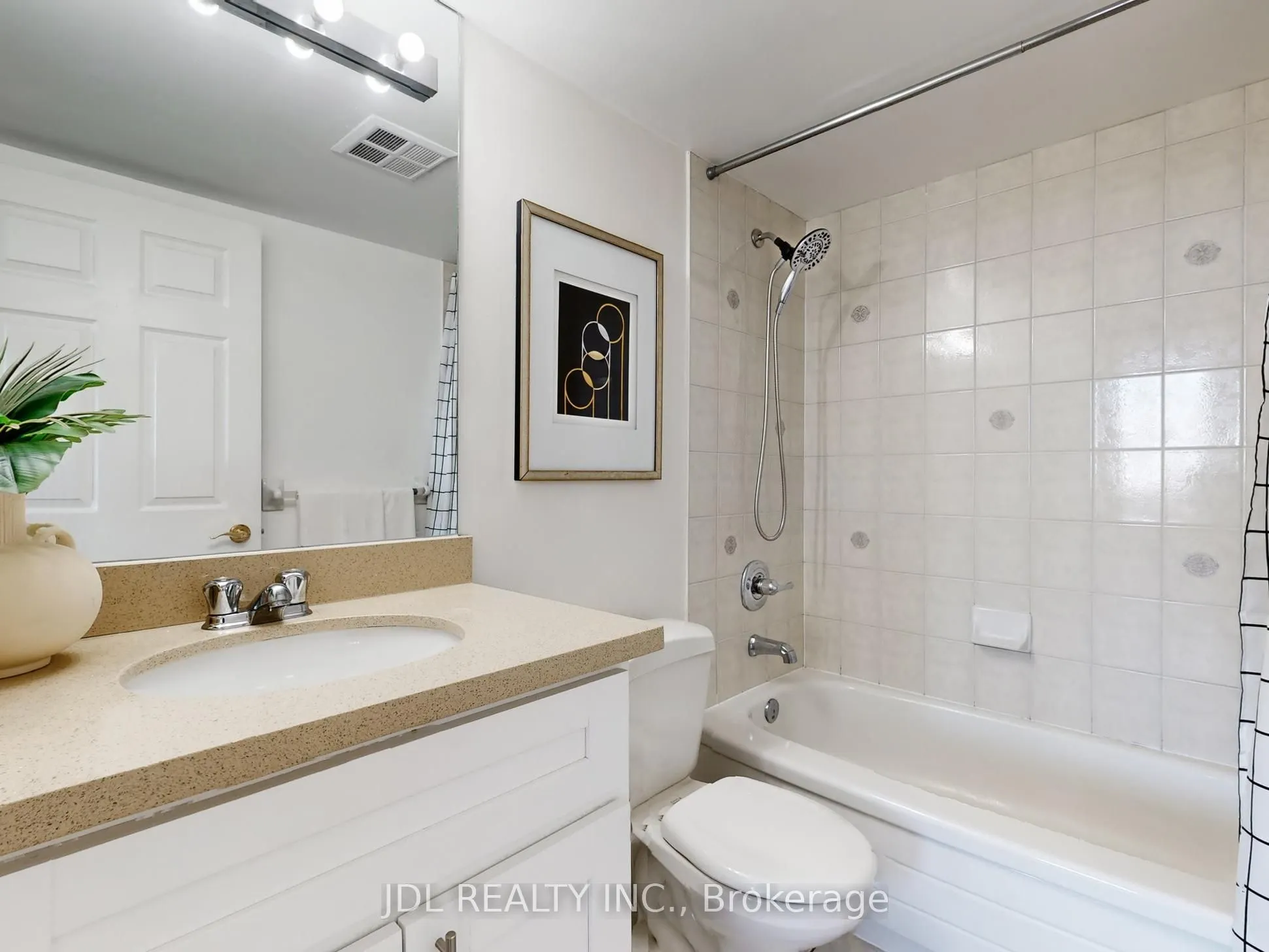 260 Doris Avenue #906