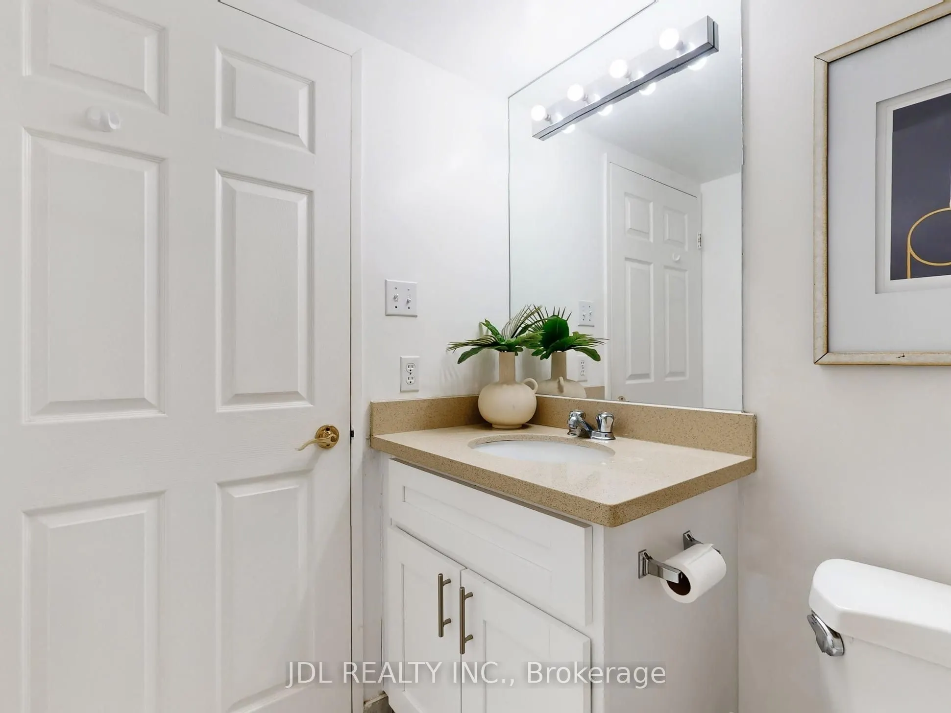 260 Doris Avenue #906
