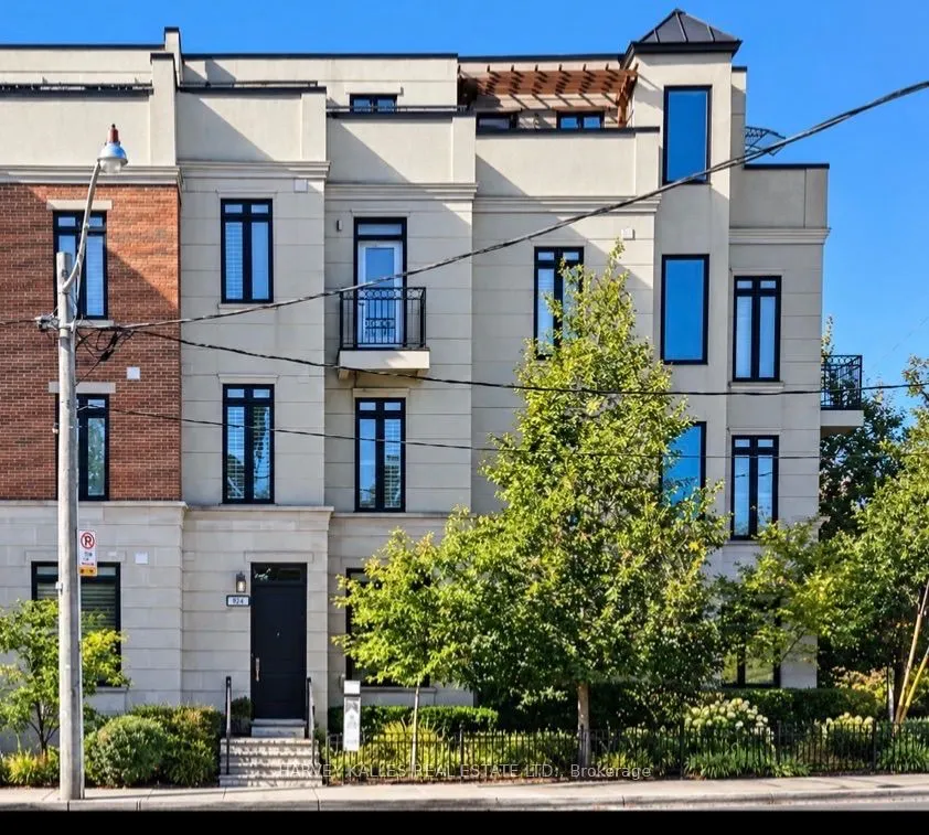 1042 Avenue Road