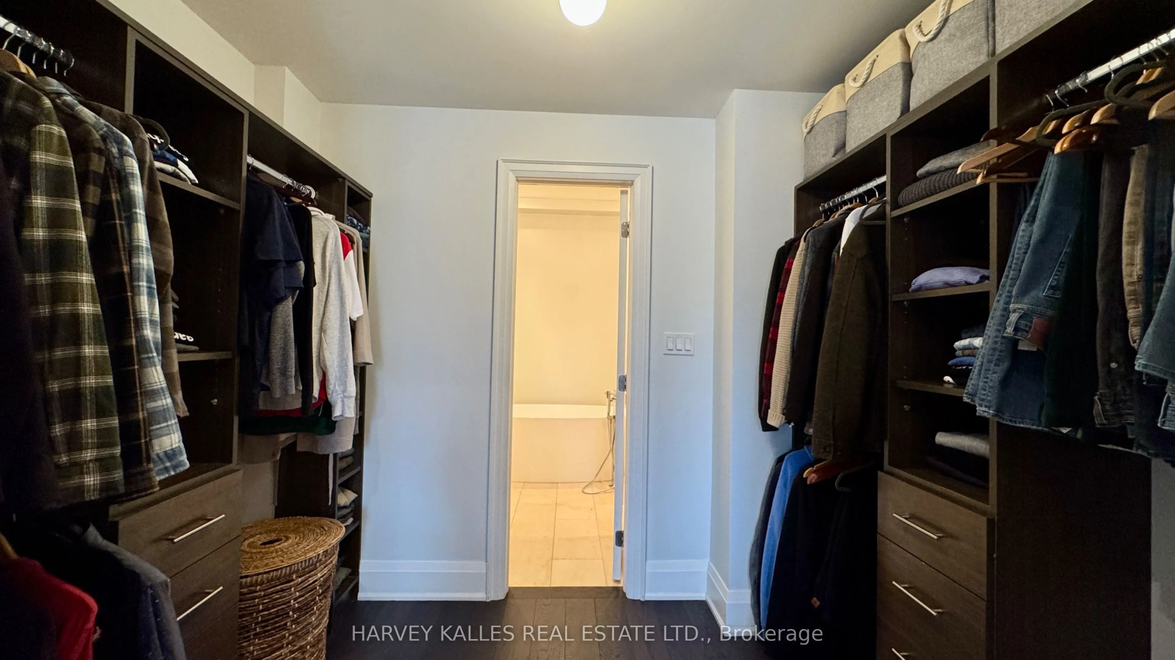 1042 Avenue Road