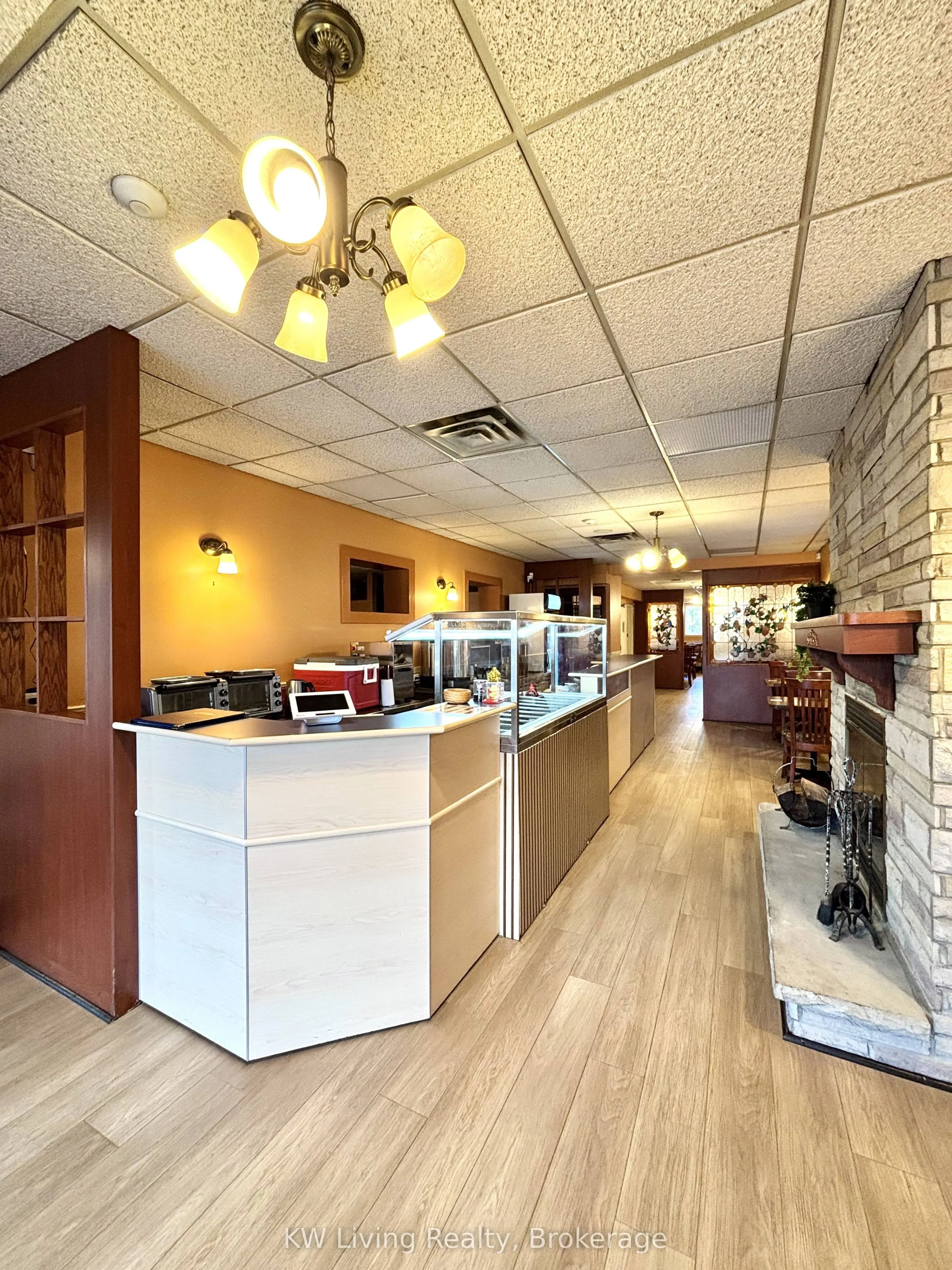 911 Sheppard Avenue W