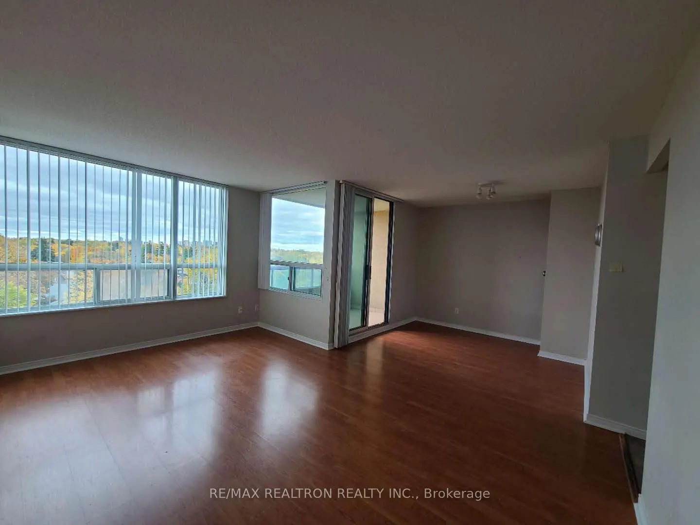 238 Doris Avenue #1006