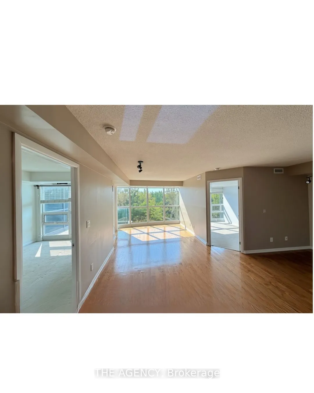 219 Fort York Boulevard S #612