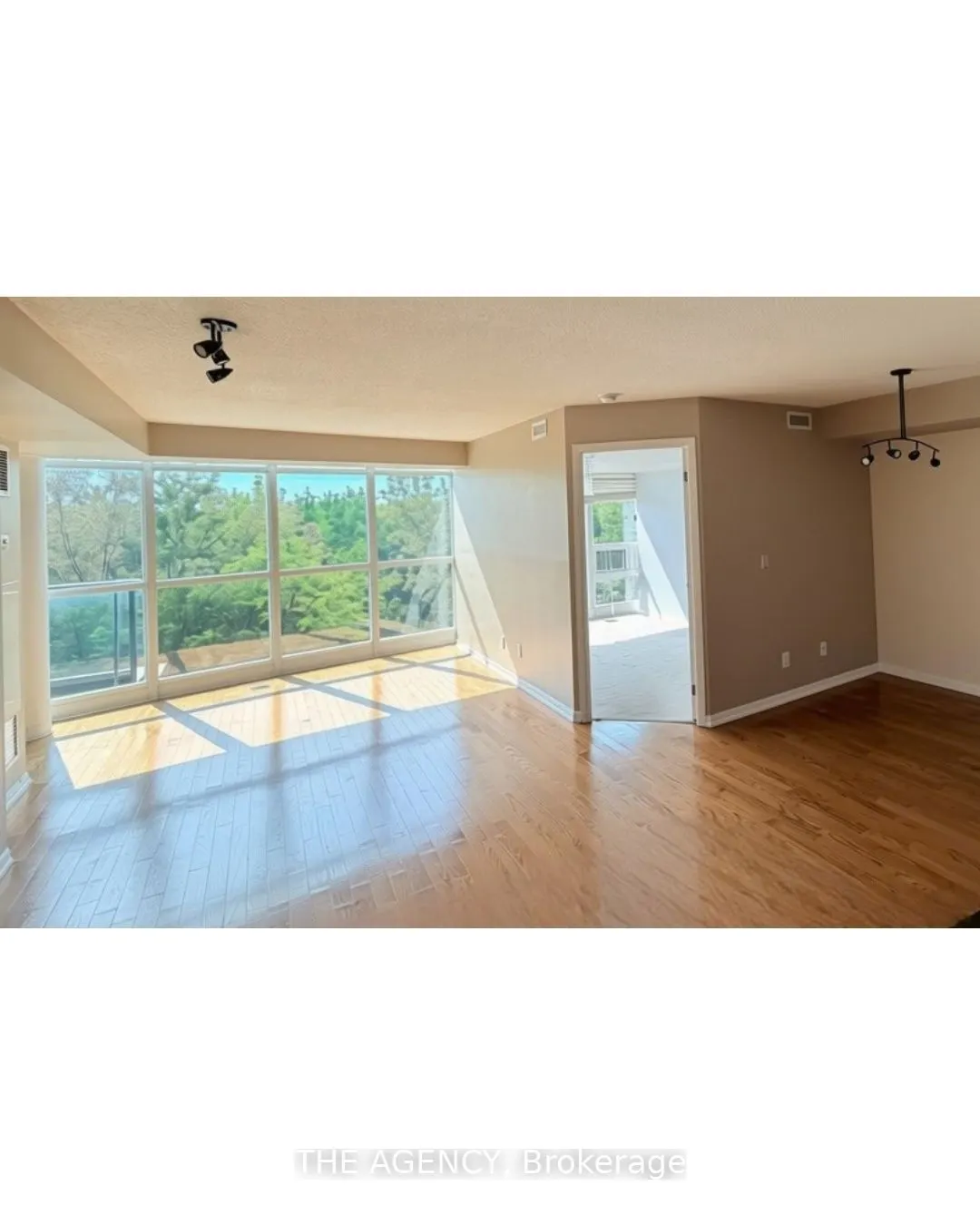 219 Fort York Boulevard S #612
