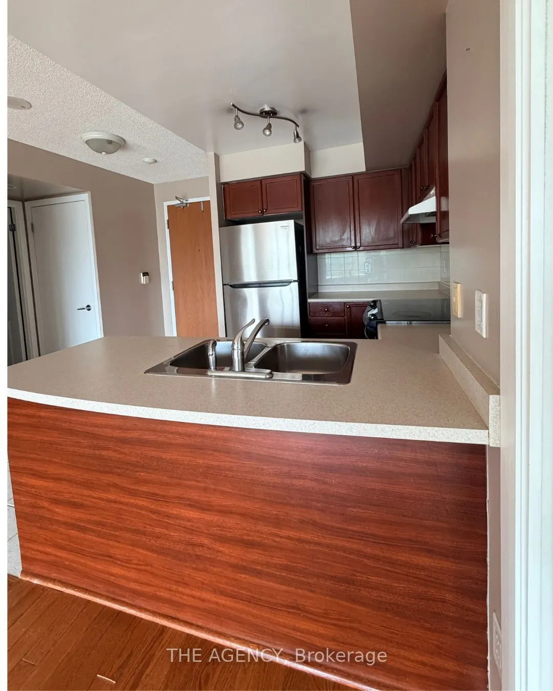 219 Fort York Boulevard S #612