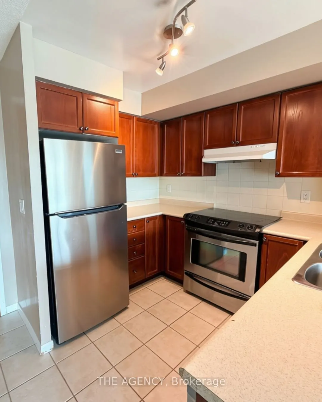 219 Fort York Boulevard S #612