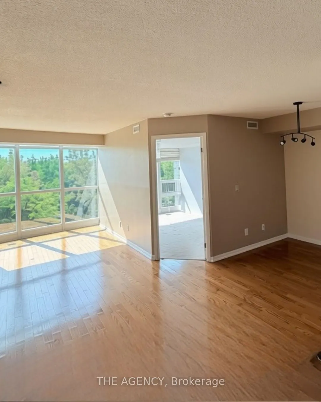 219 Fort York Boulevard S #612