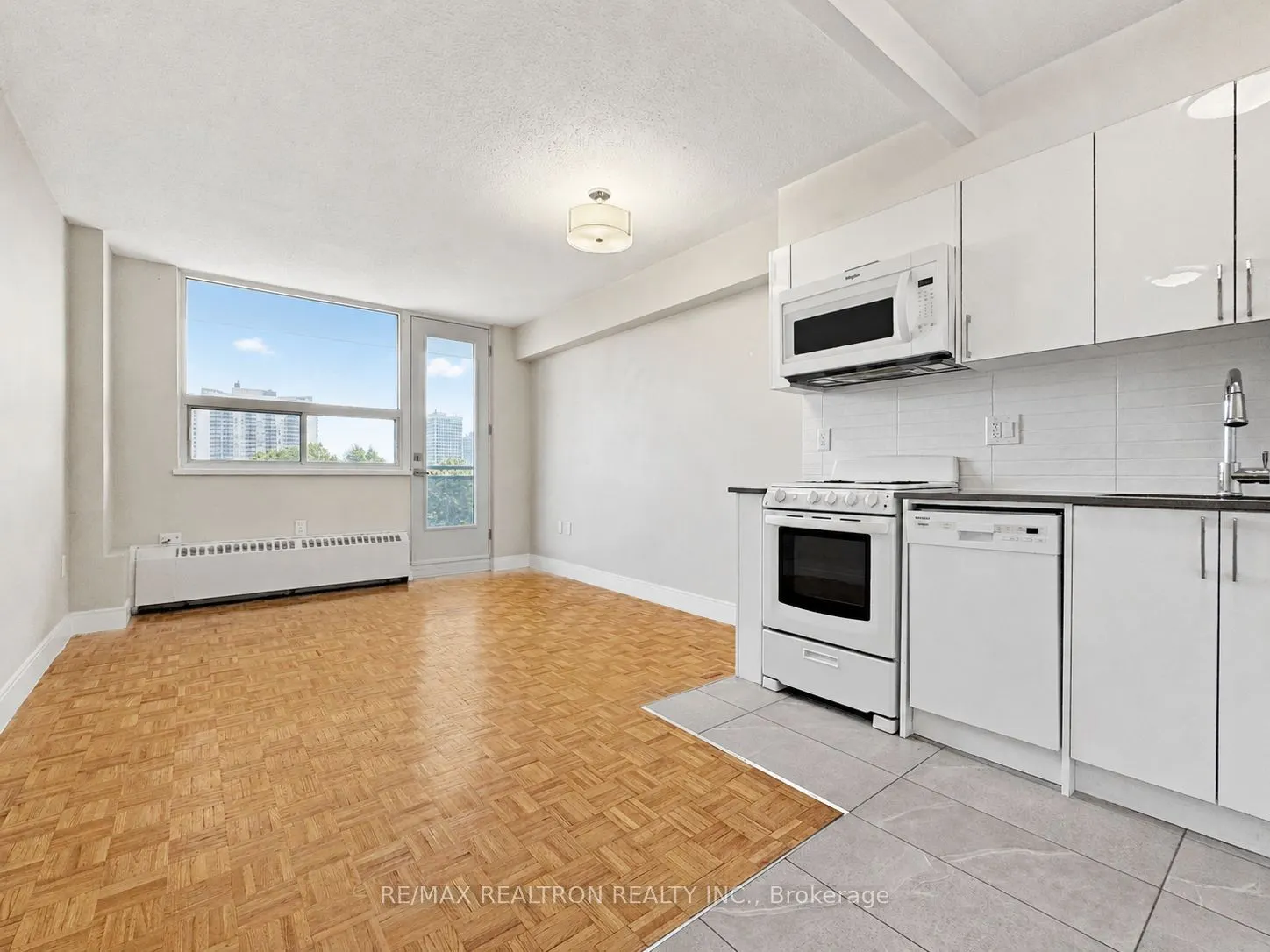 1500 Bathurst Street #907
