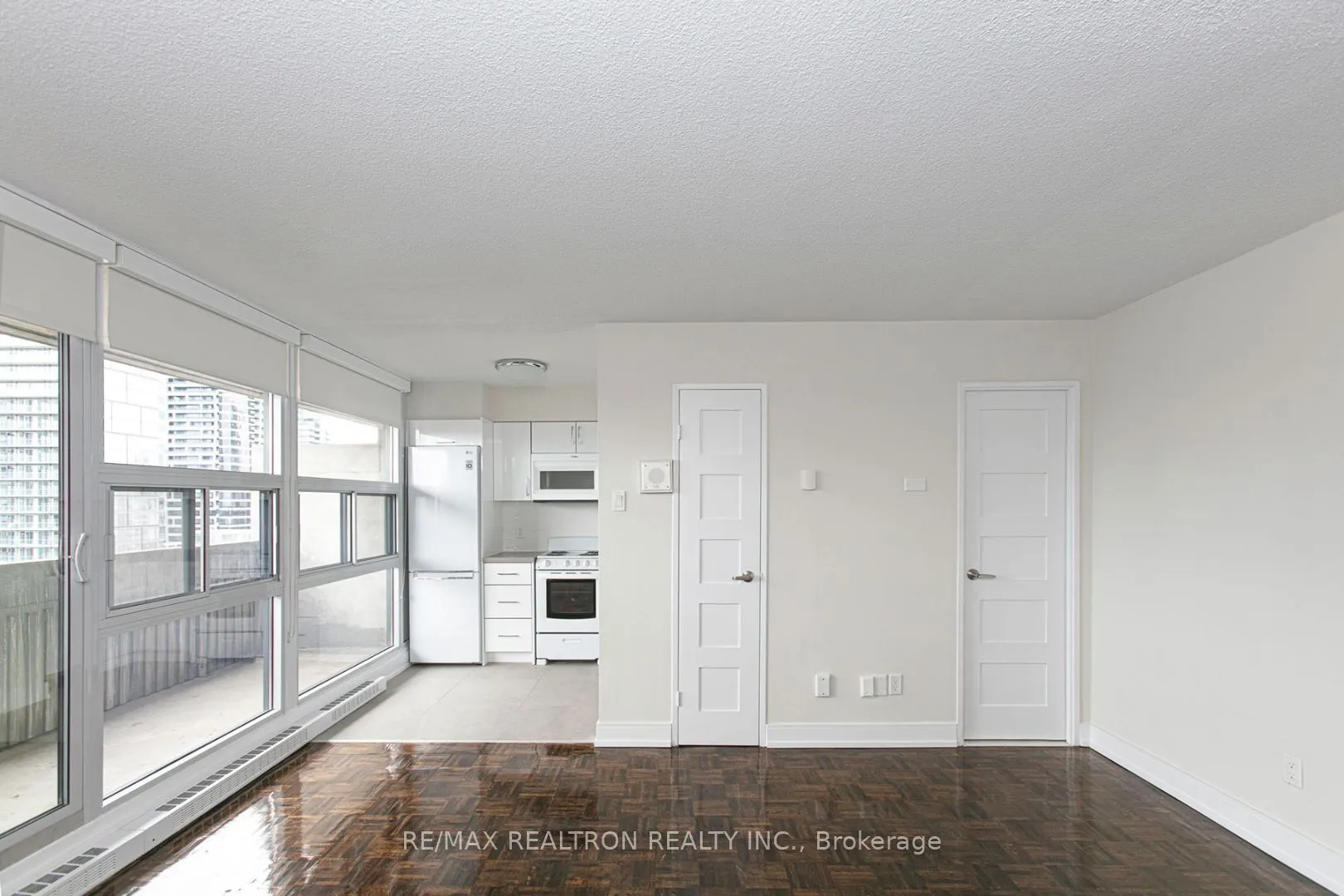 33 Isabella Street #515