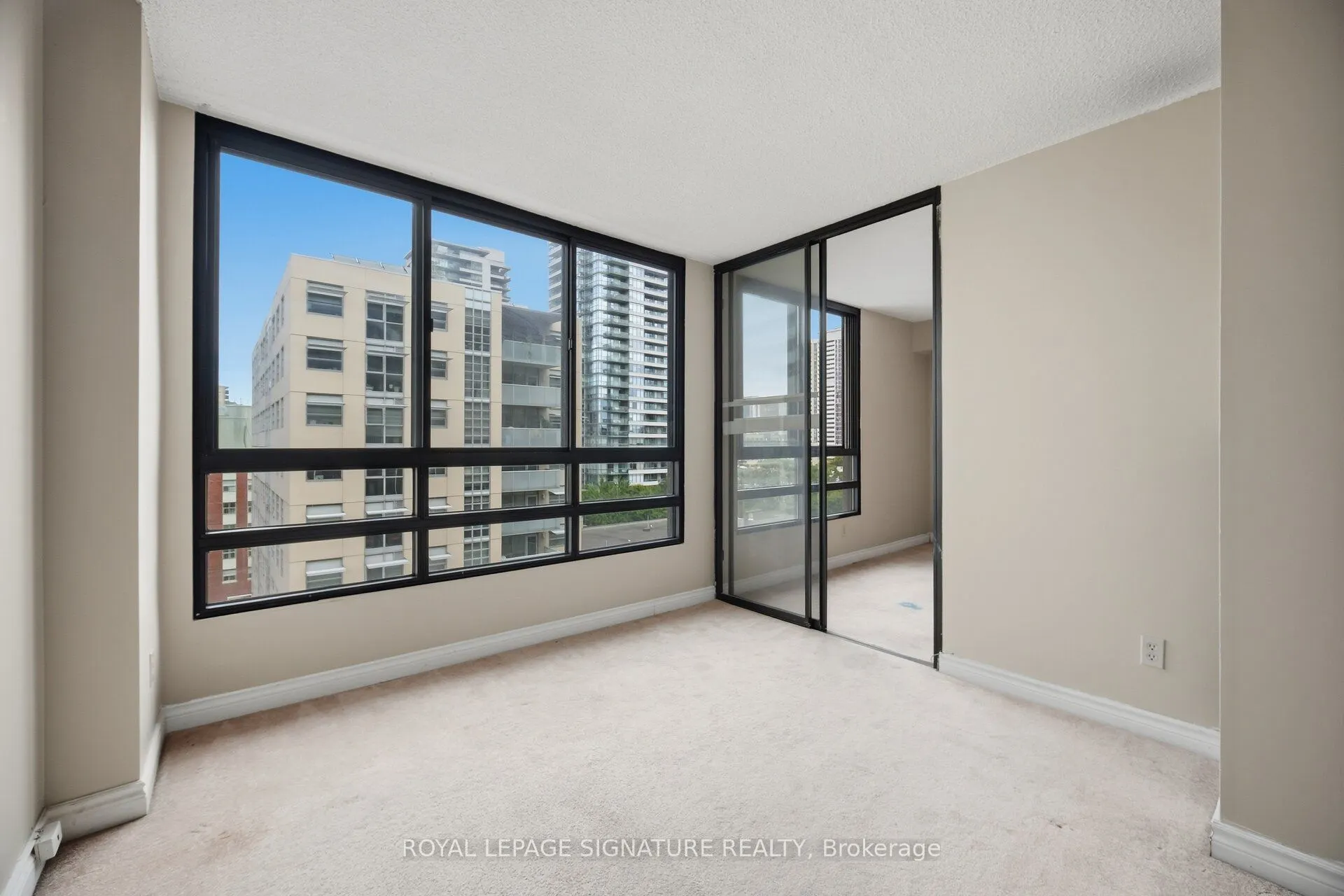 77 Carlton Street #1002