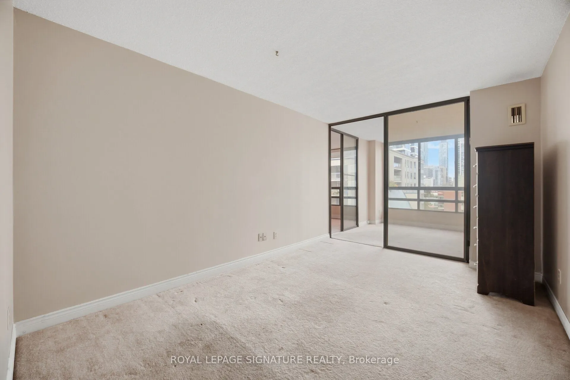 77 Carlton Street #1002