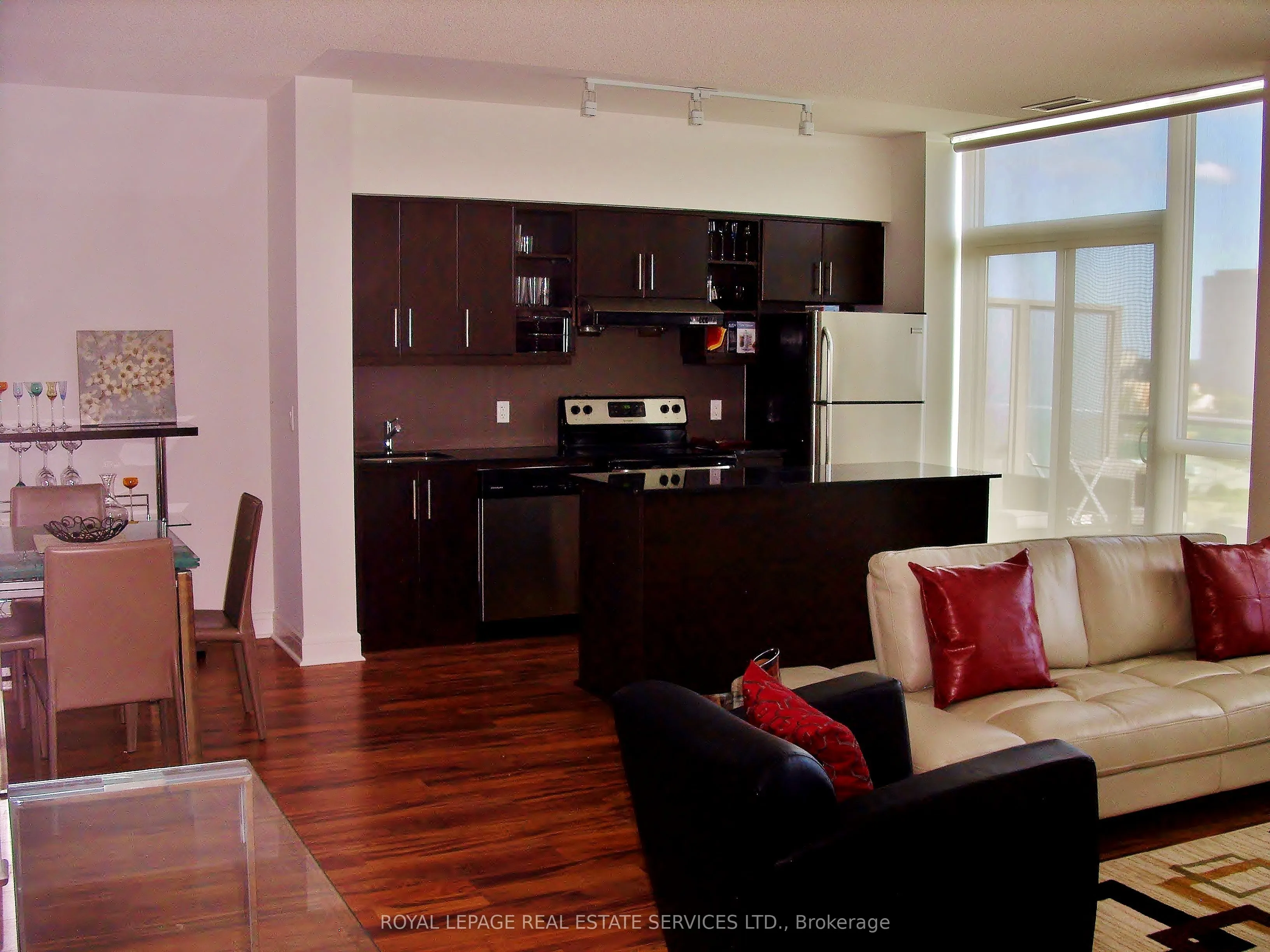 35 Brian Peck Crescent #PH 14