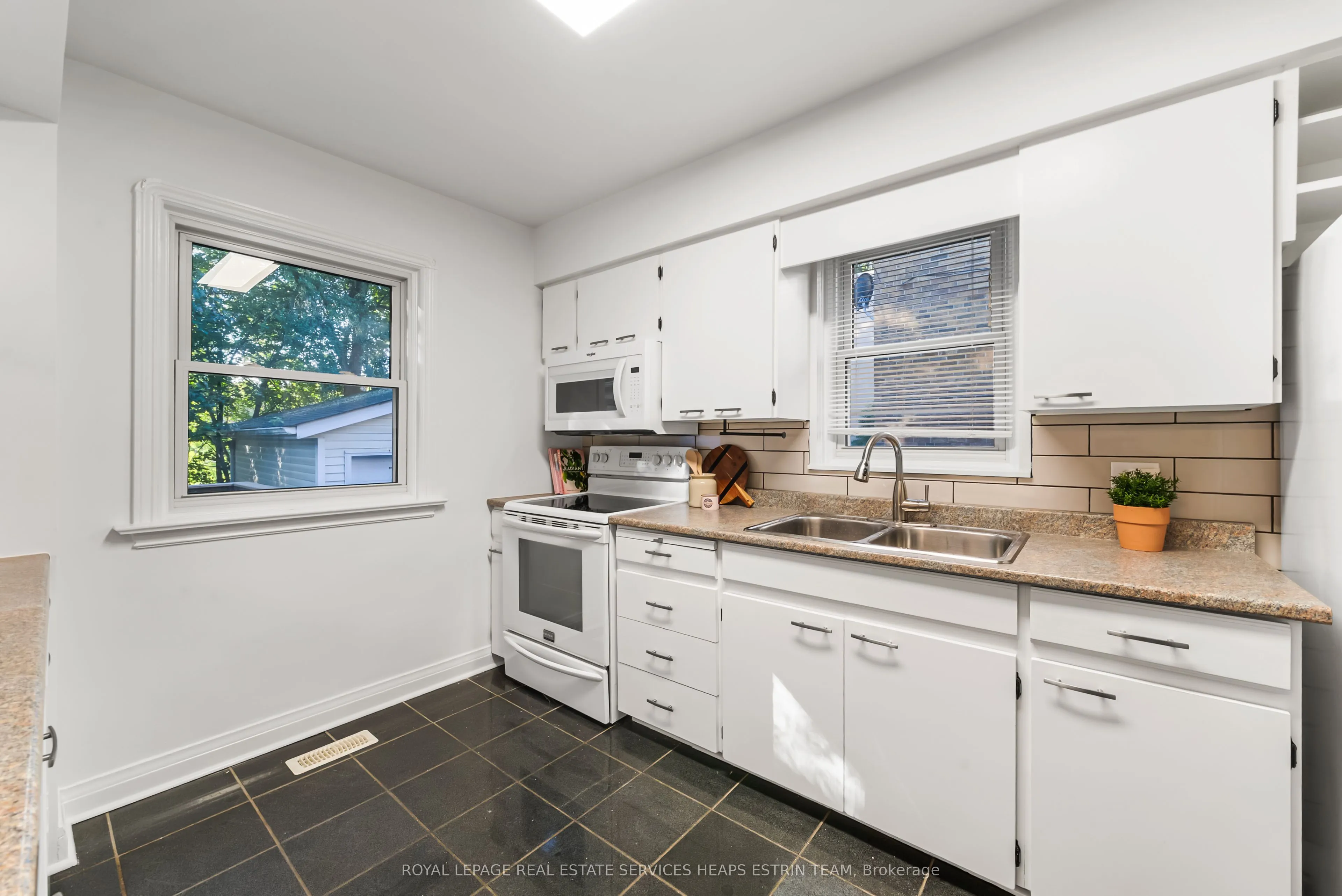 63 Thursfield Crescent
