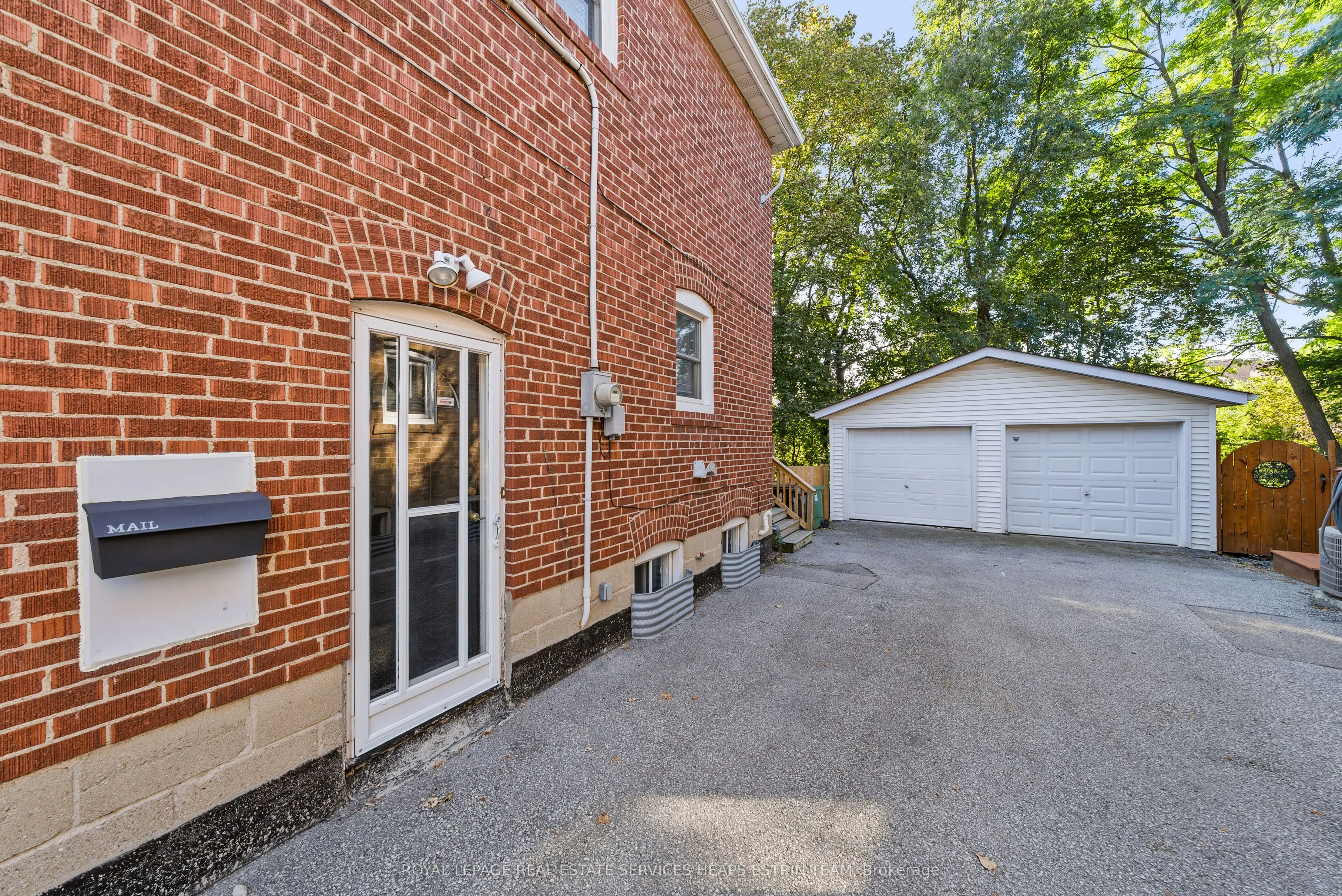 63 Thursfield Crescent
