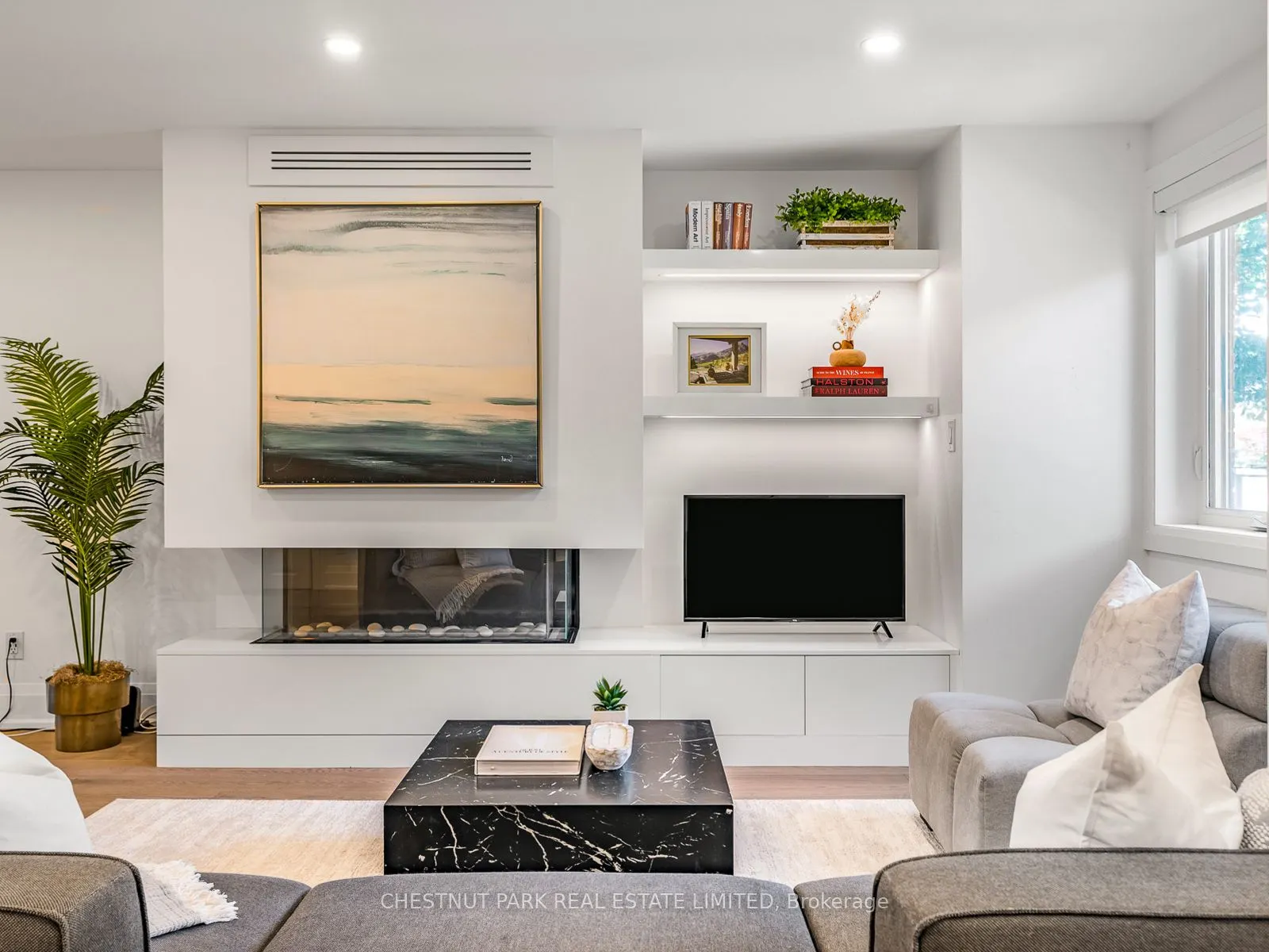 629 Duplex Avenue
