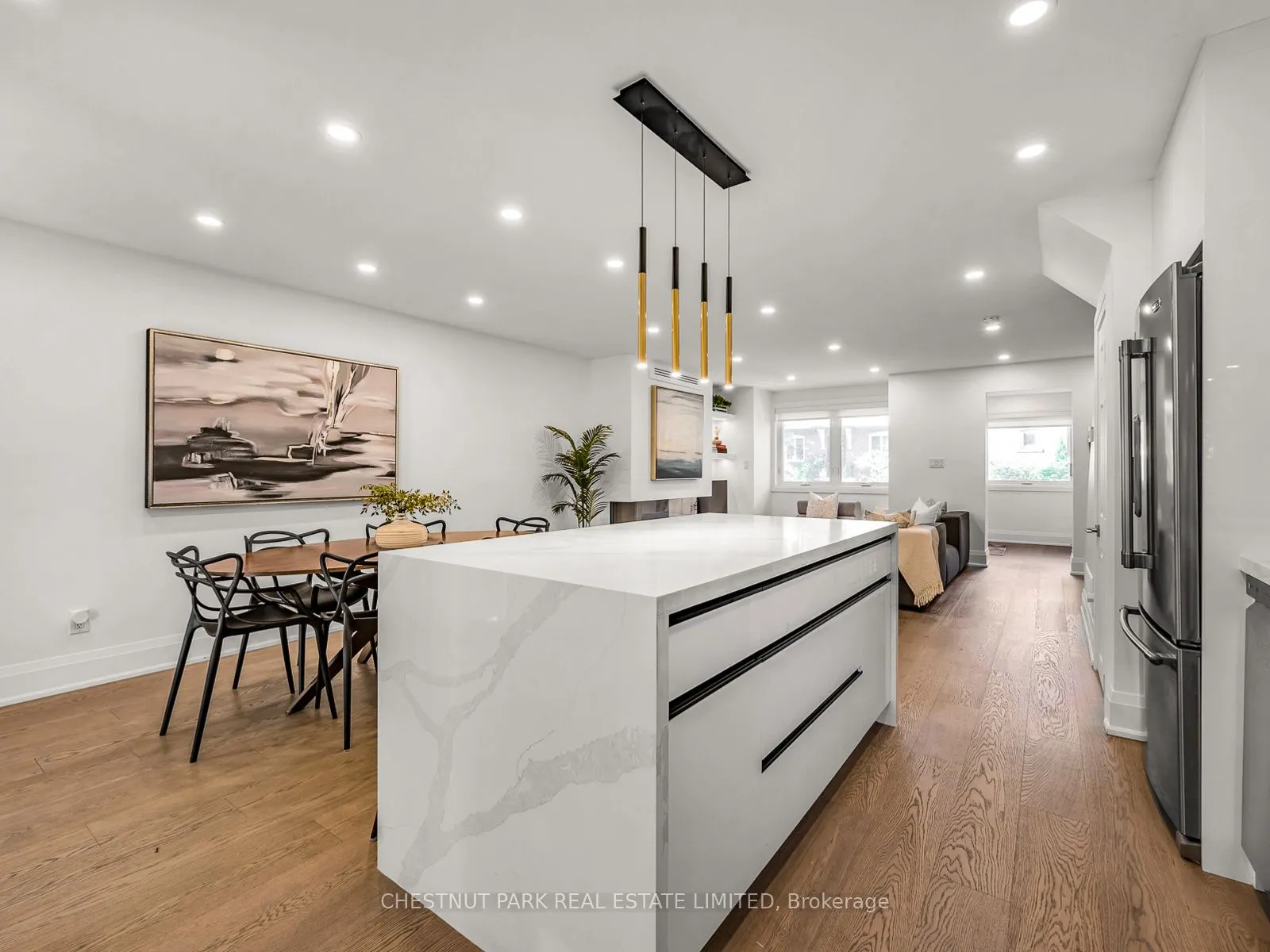 629 Duplex Avenue