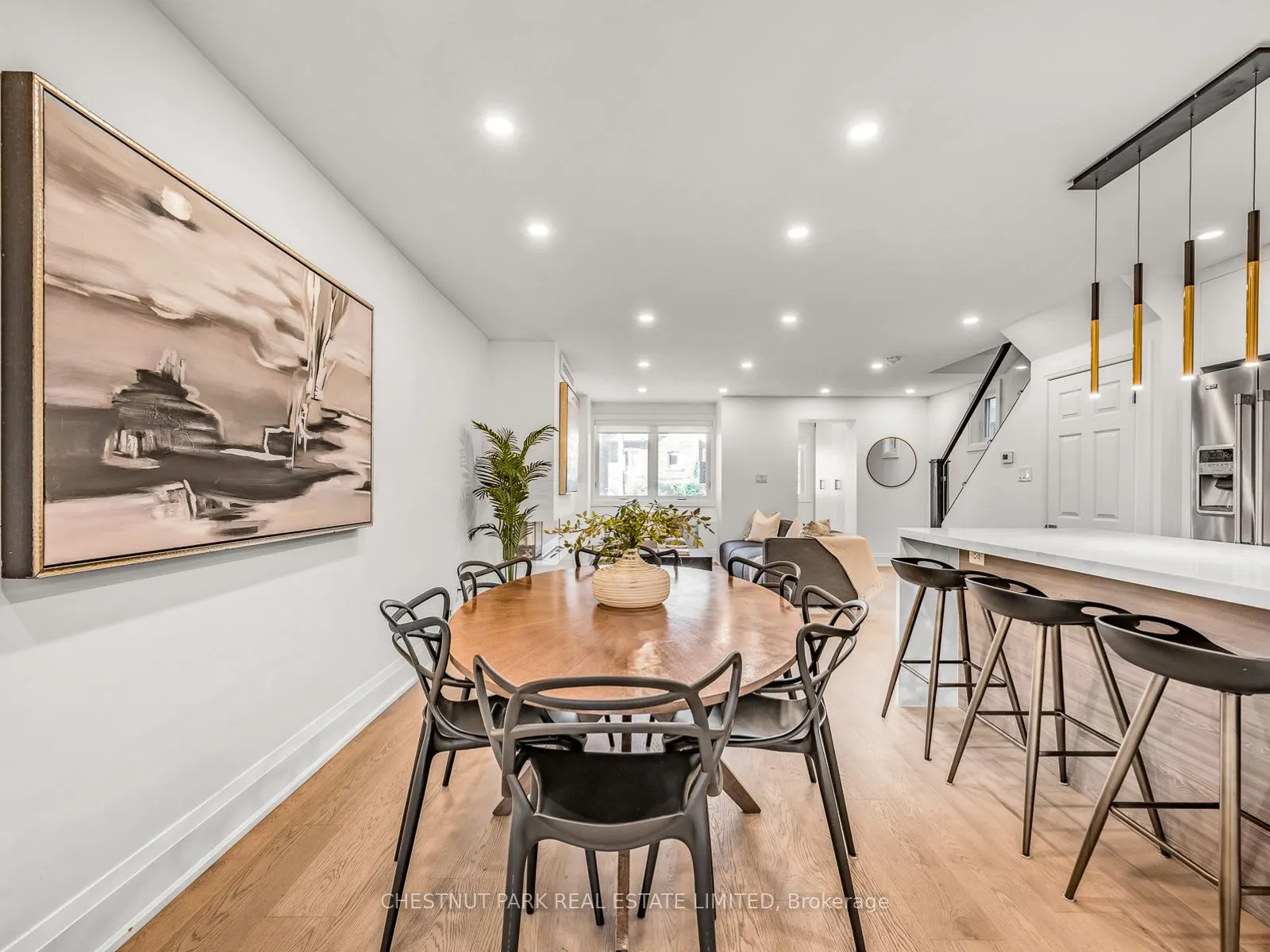 629 Duplex Avenue