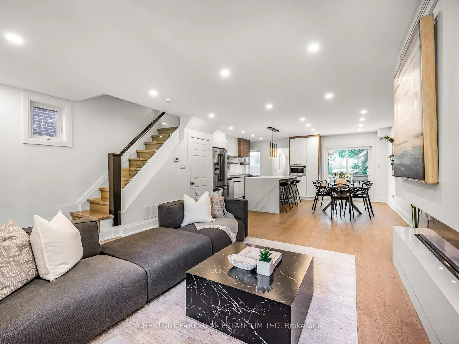 629 Duplex Avenue