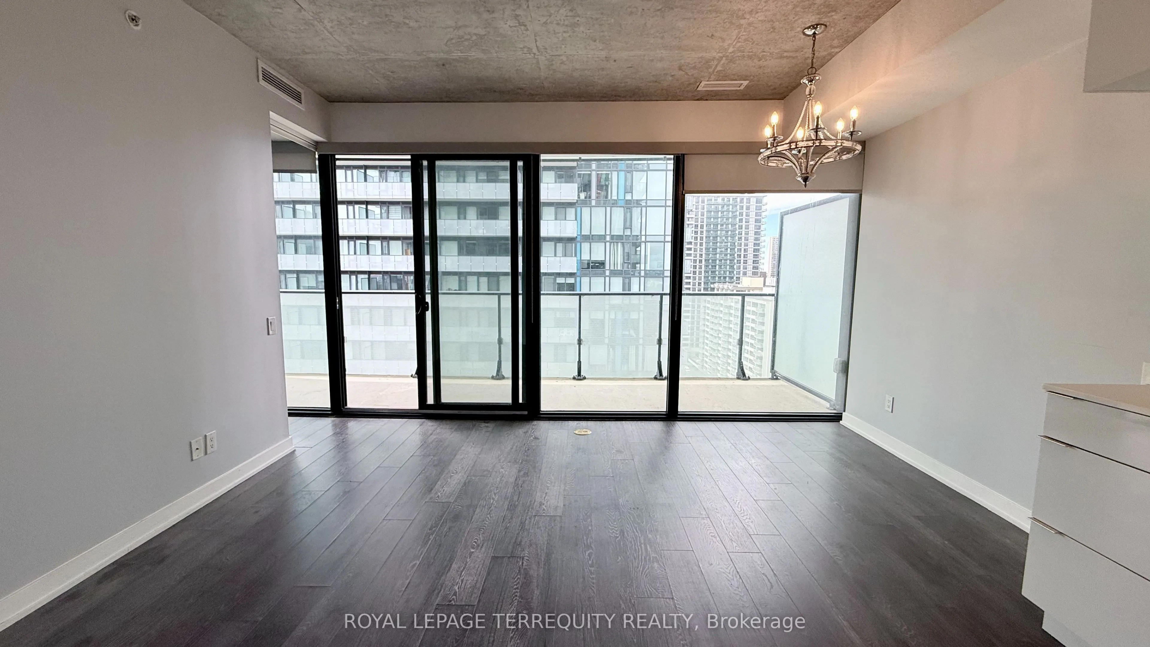 185 Roehampton Avenue #1502