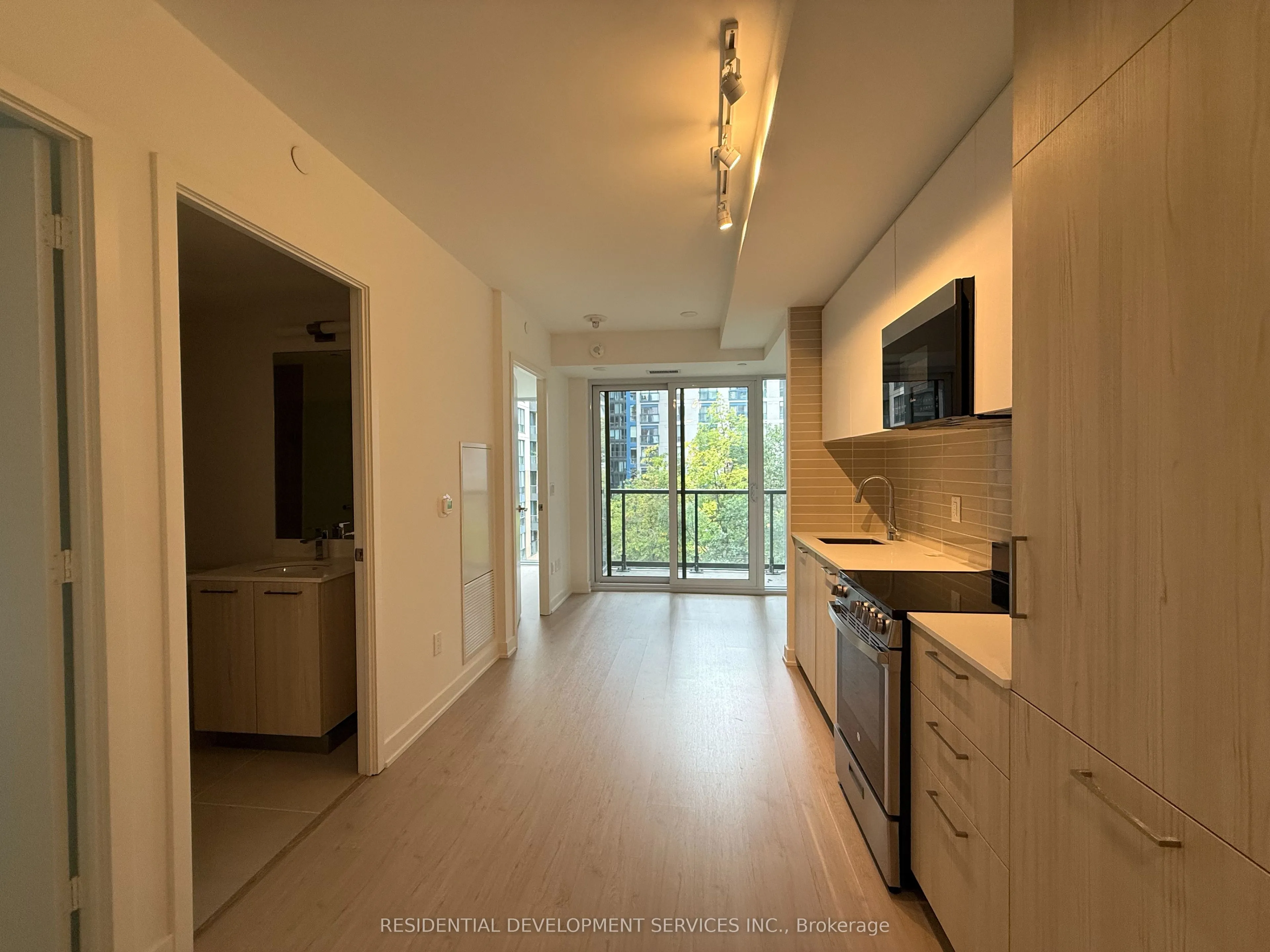 65 Mutual Street #405