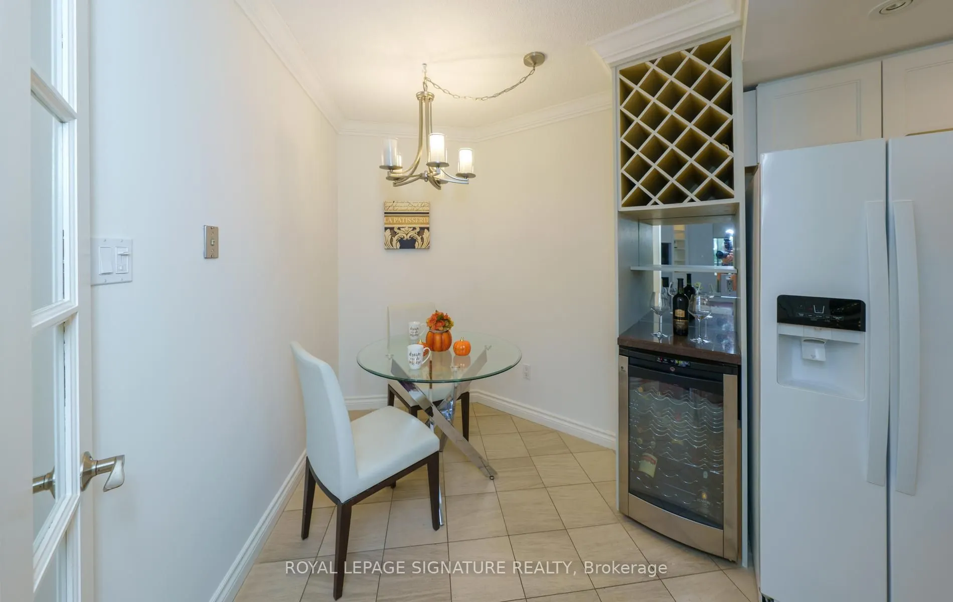 215 The Donway West W #216