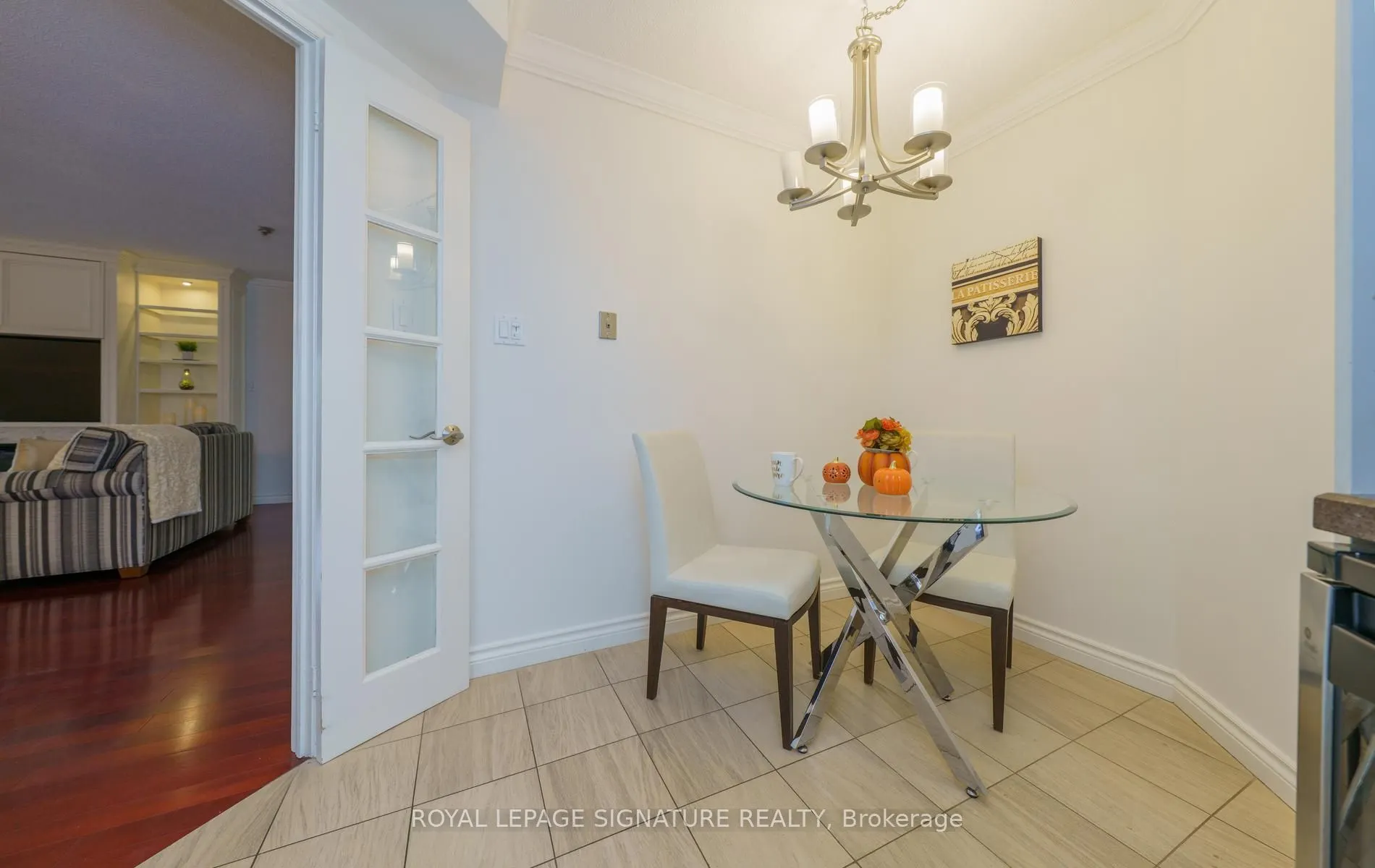 215 The Donway West W #216