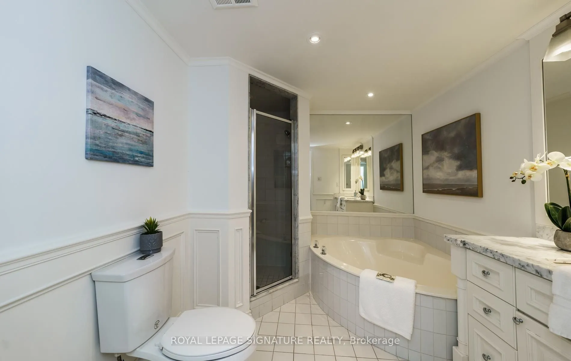 215 The Donway West W #216