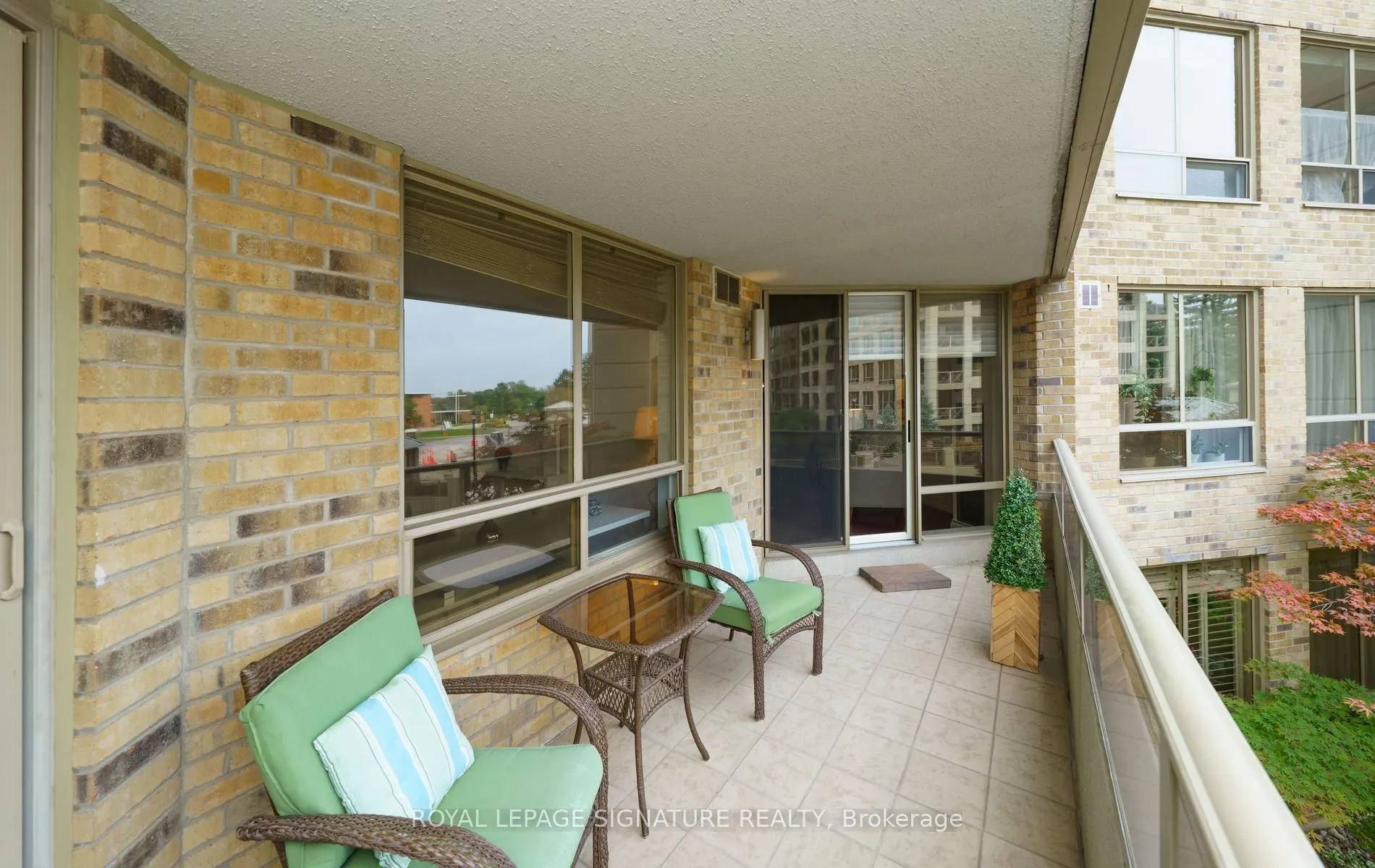 215 The Donway West W #216
