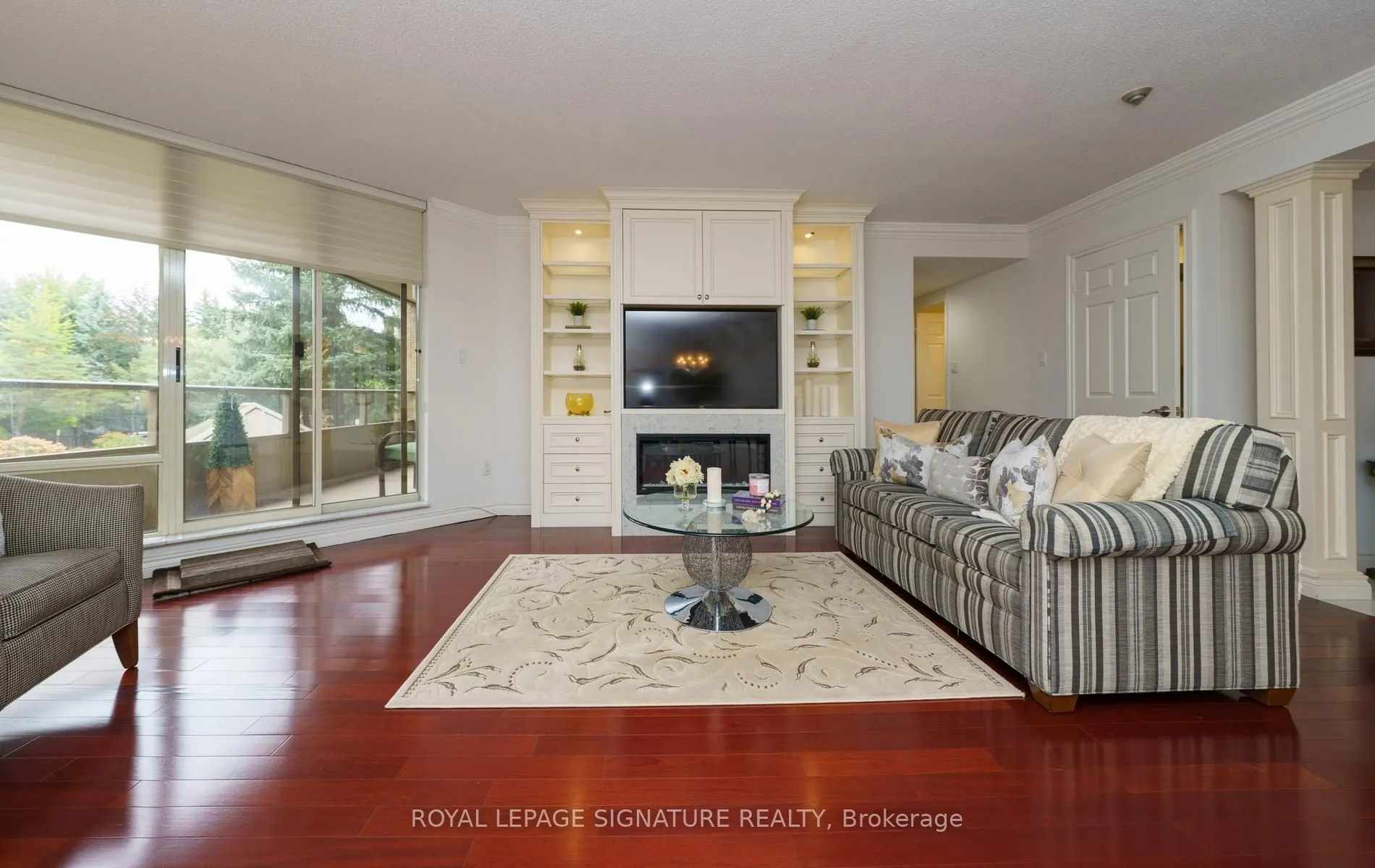 215 The Donway West W #216