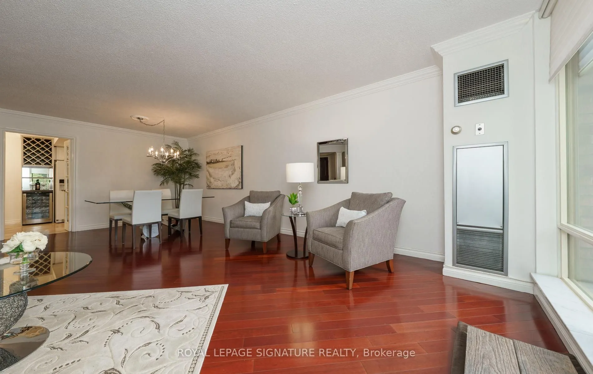 215 The Donway West W #216
