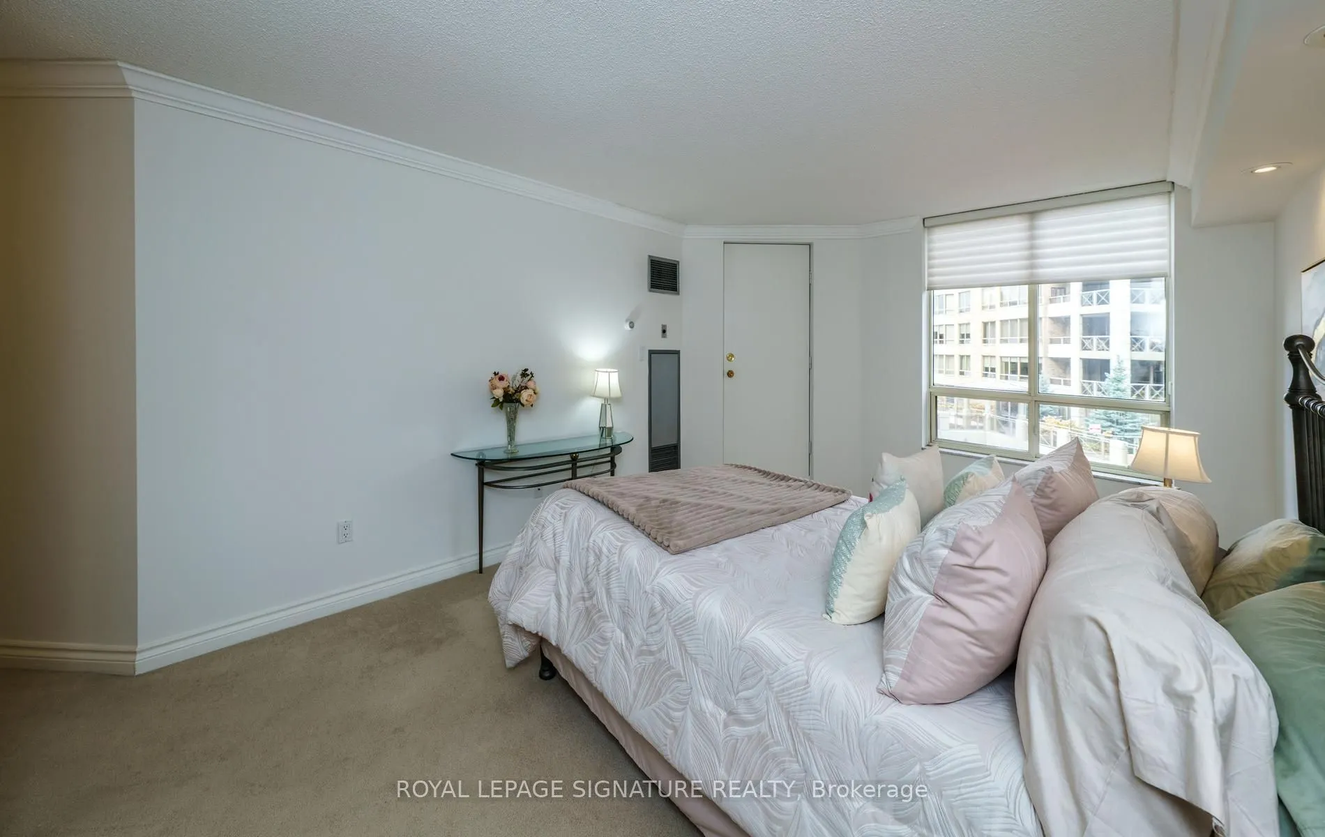 215 The Donway West W #216