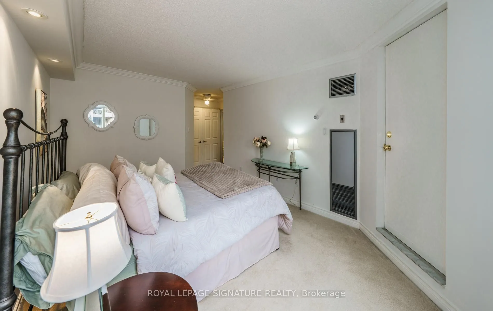 215 The Donway West W #216